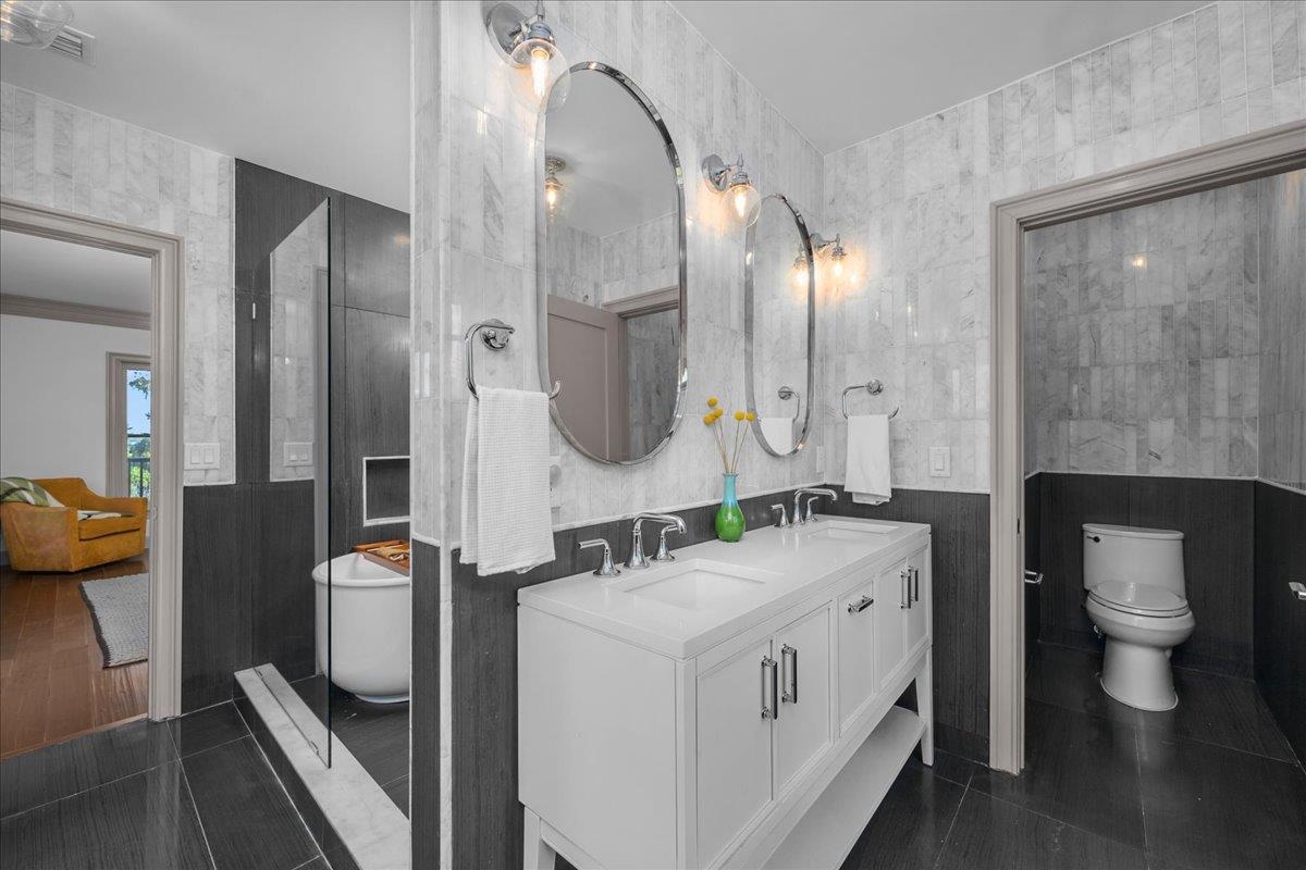 Image 33 of 39 For 117 Hotel St