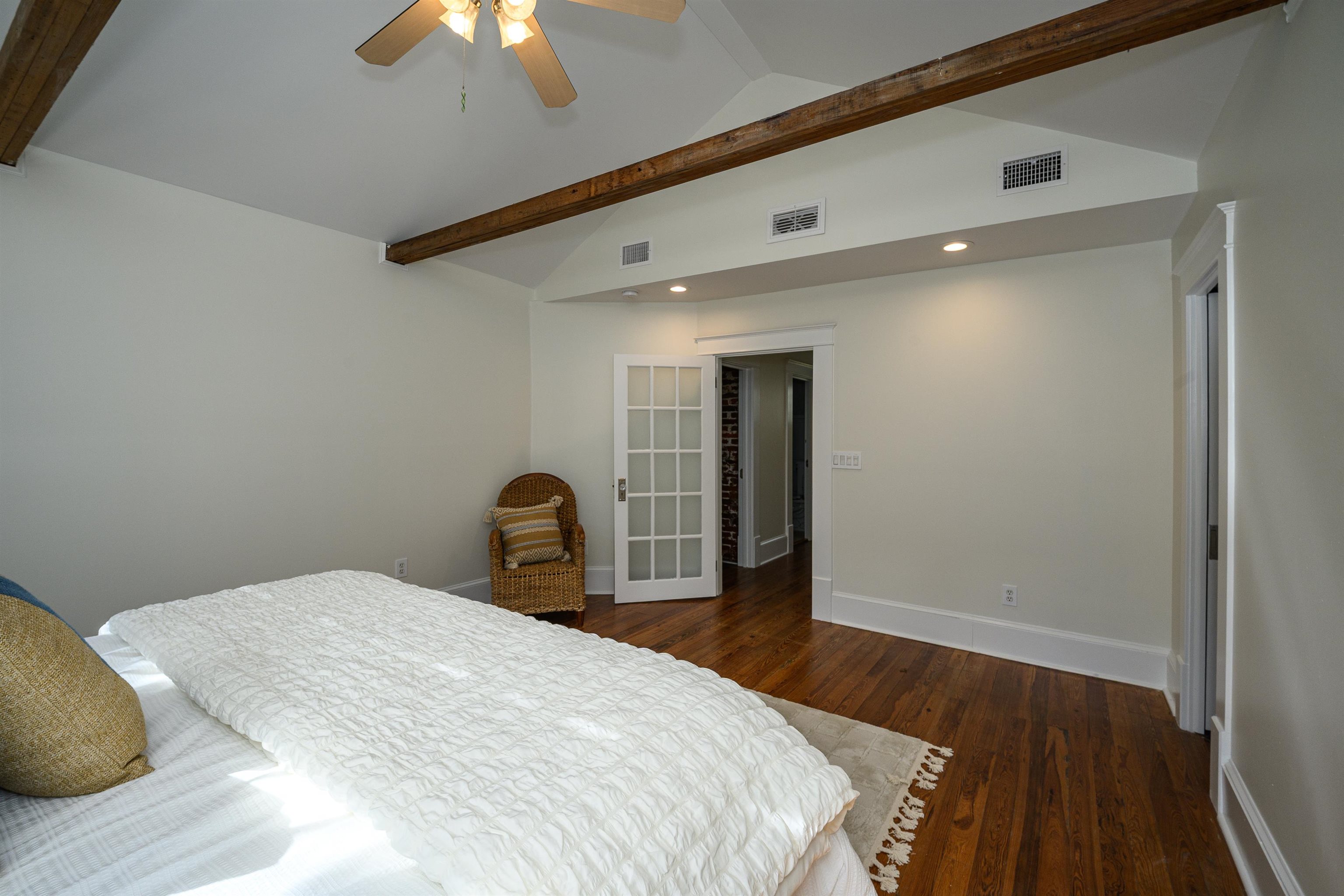 Image 39 of 61 For 4 Milton St  