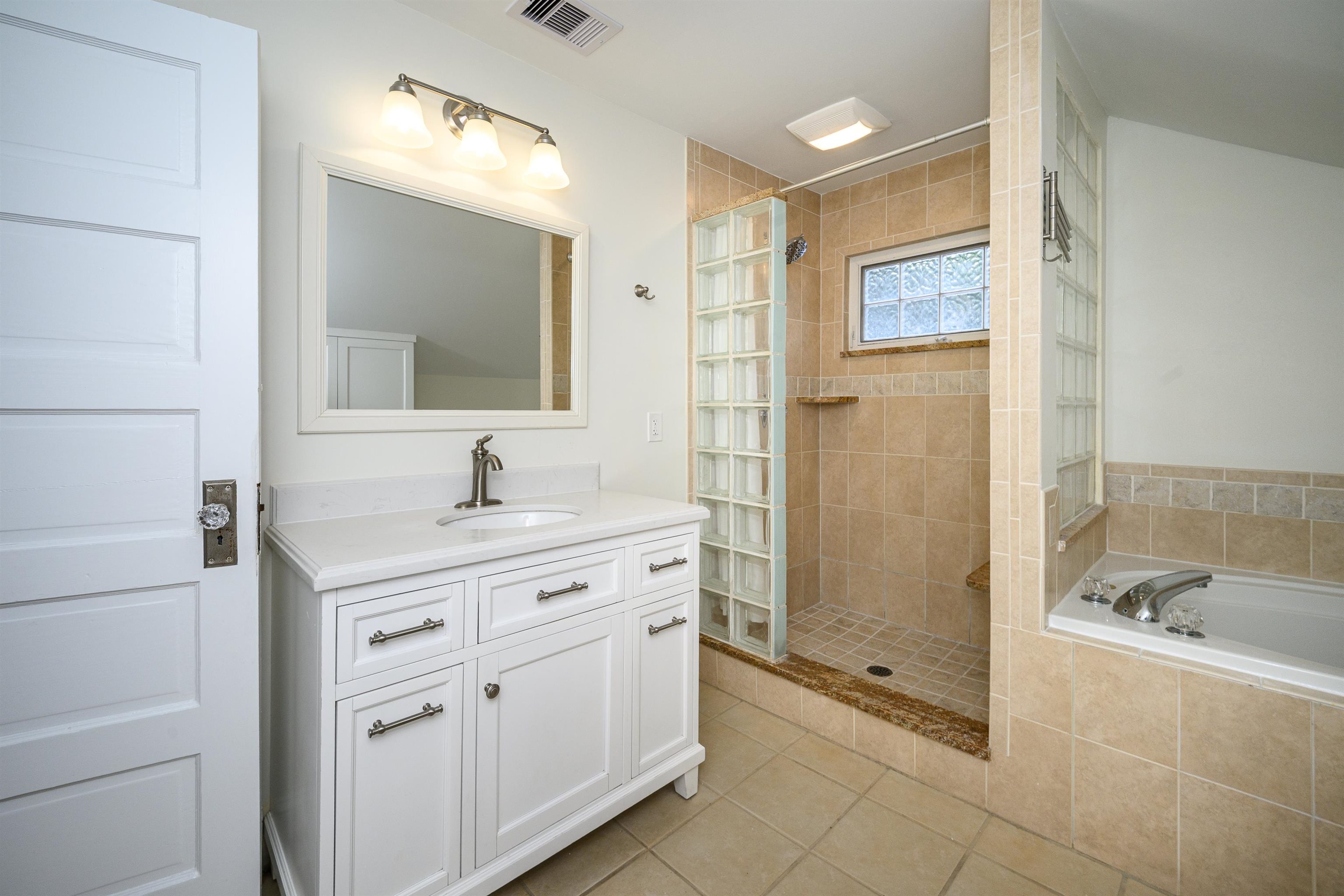 Image 40 of 61 For 4 Milton St  