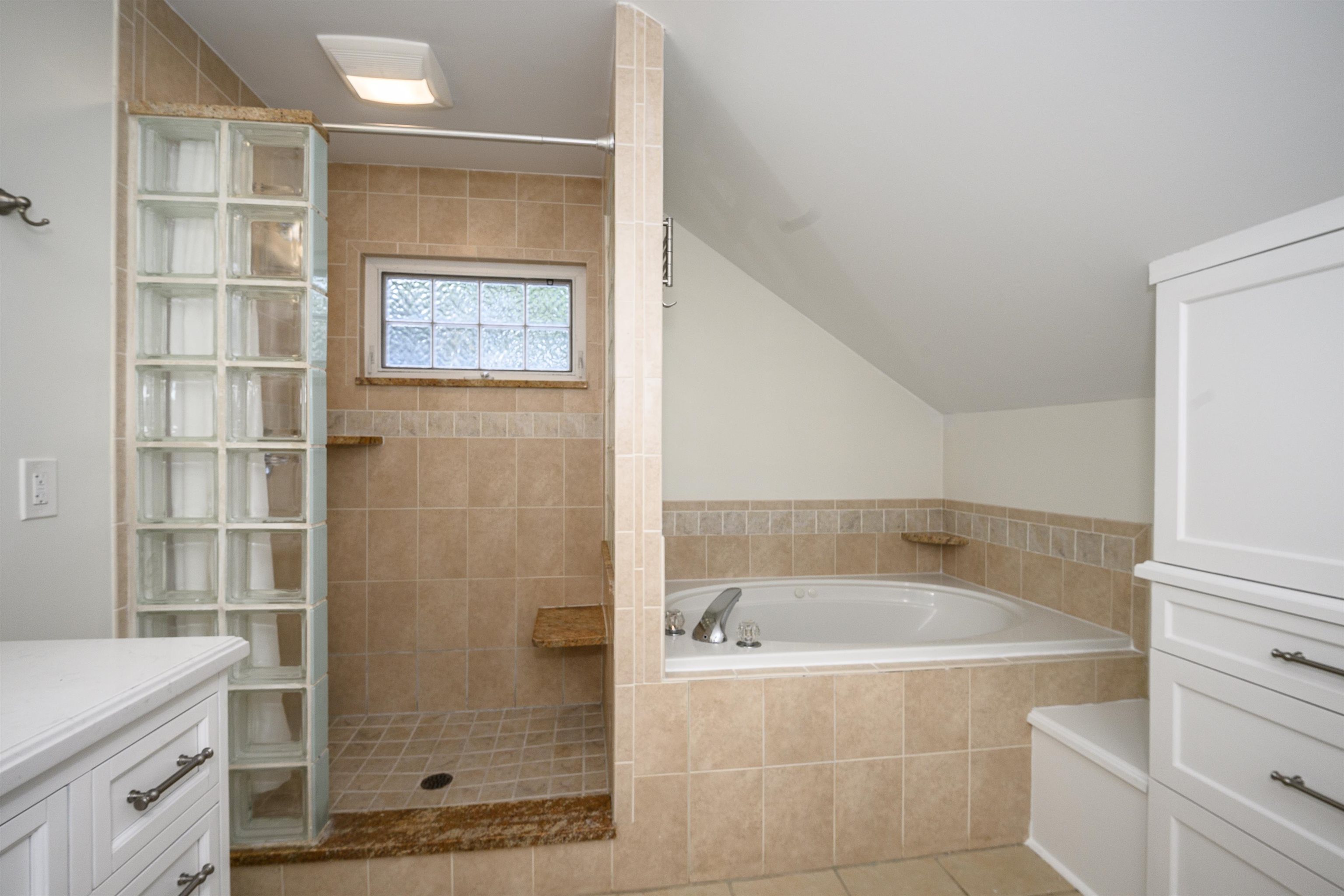 Image 41 of 61 For 4 Milton St  