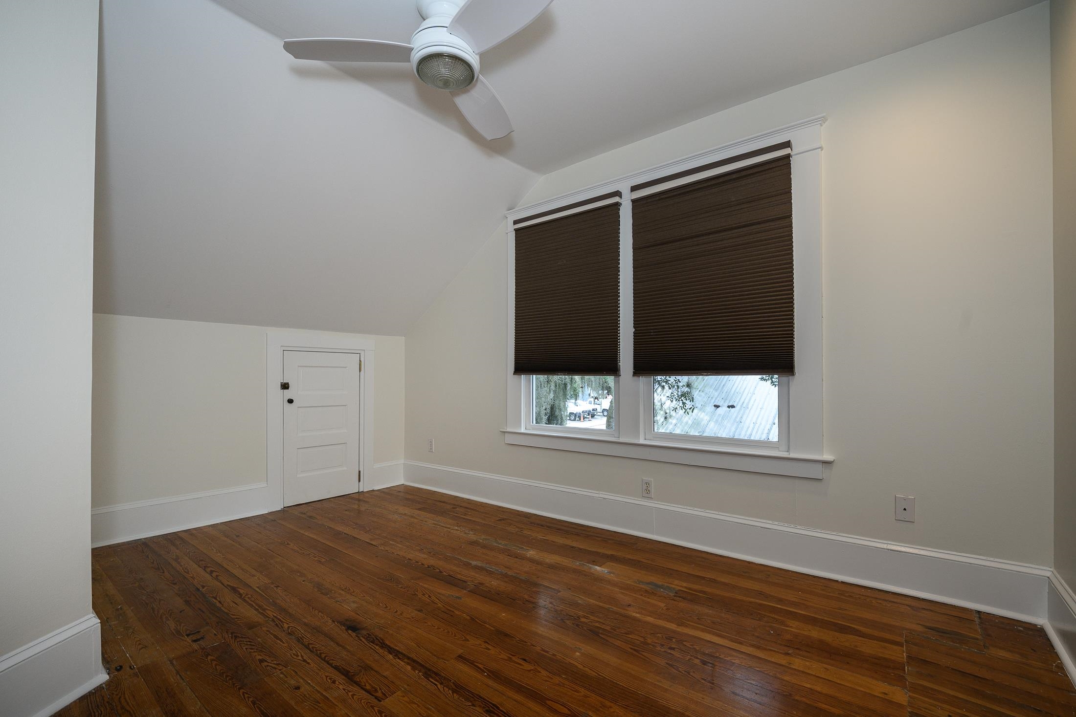 Image 48 of 61 For 4 Milton St  