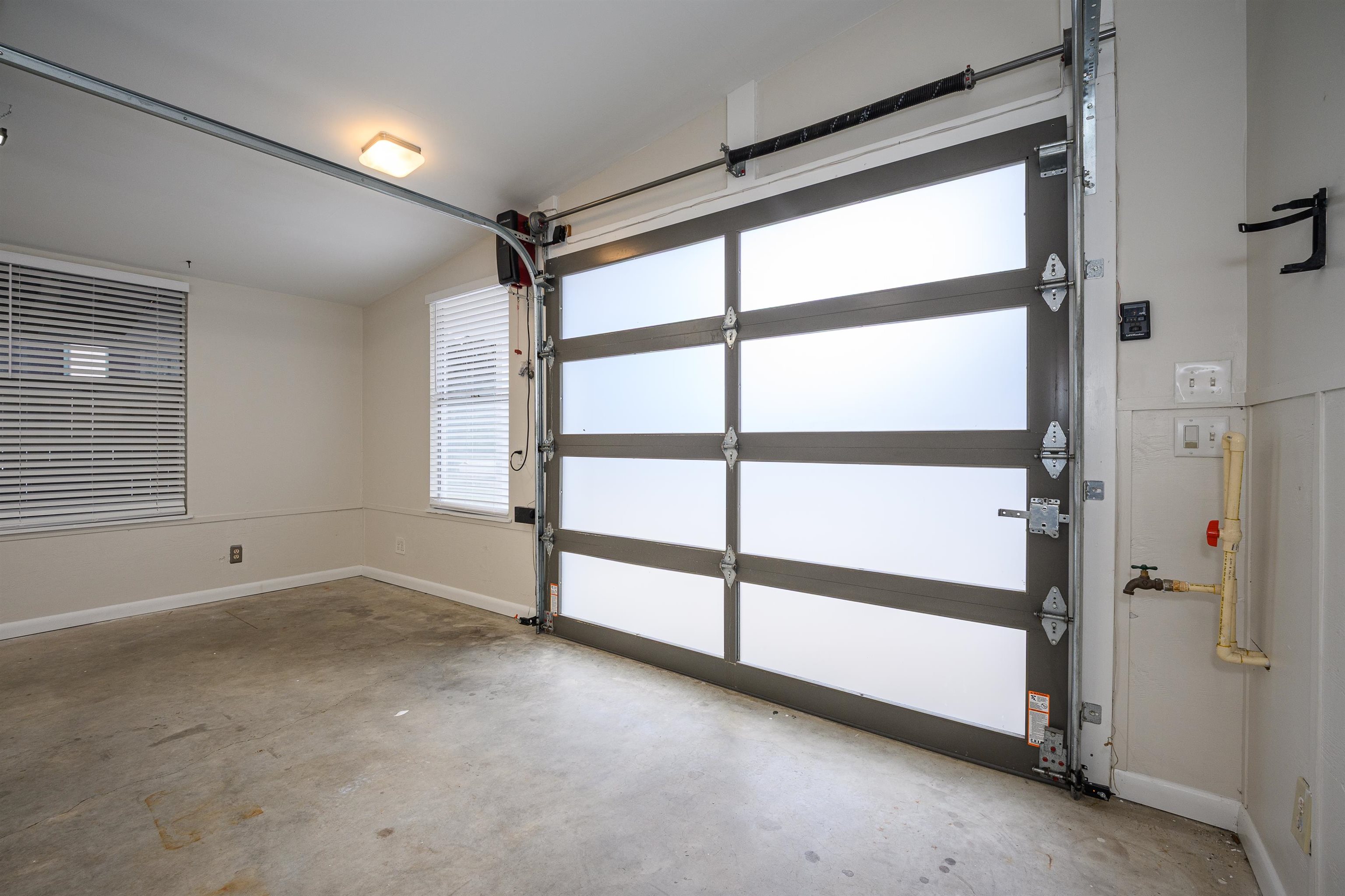 Image 57 of 61 For 4 Milton St  