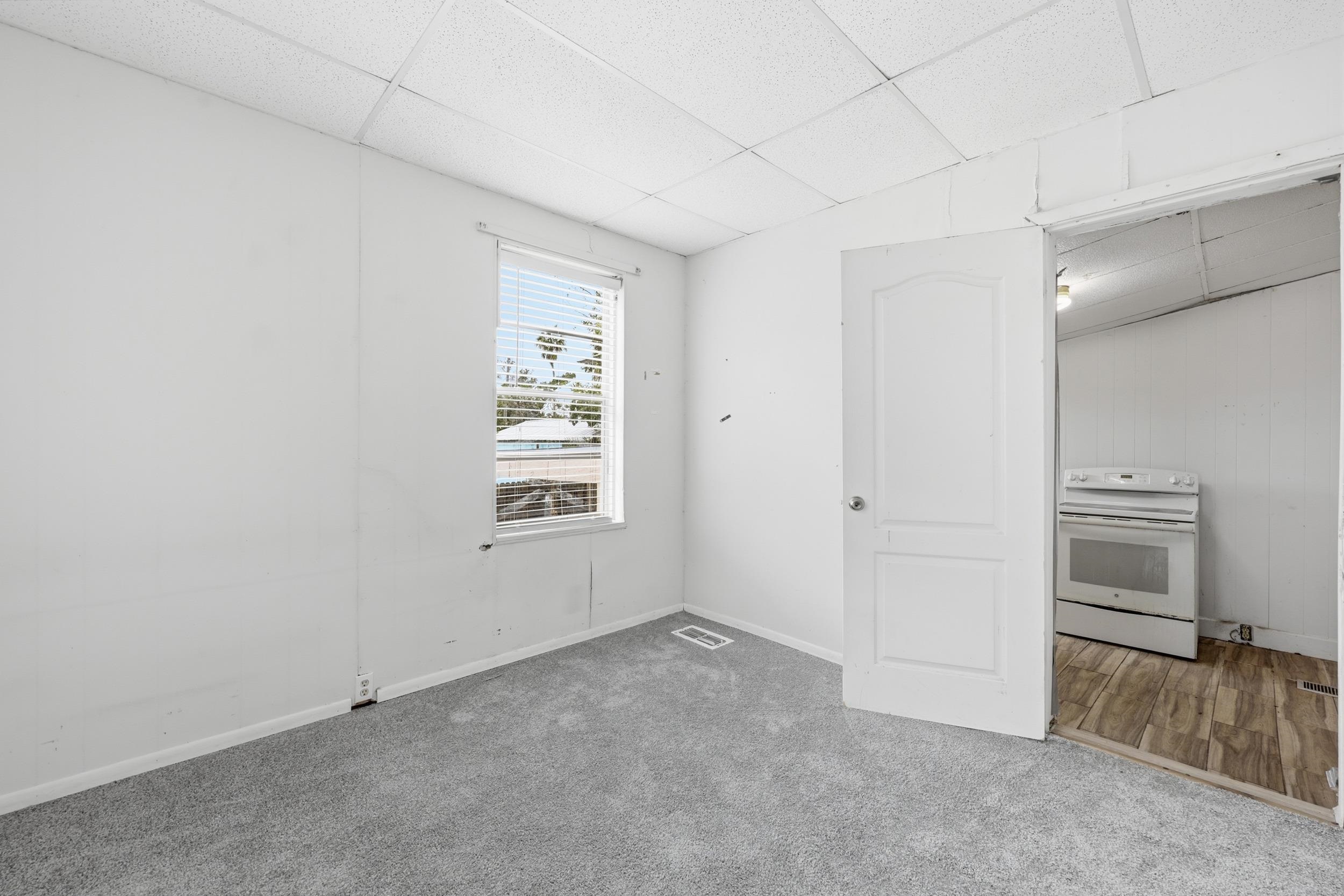 Image 13 of 15 For 84 Weeden Street