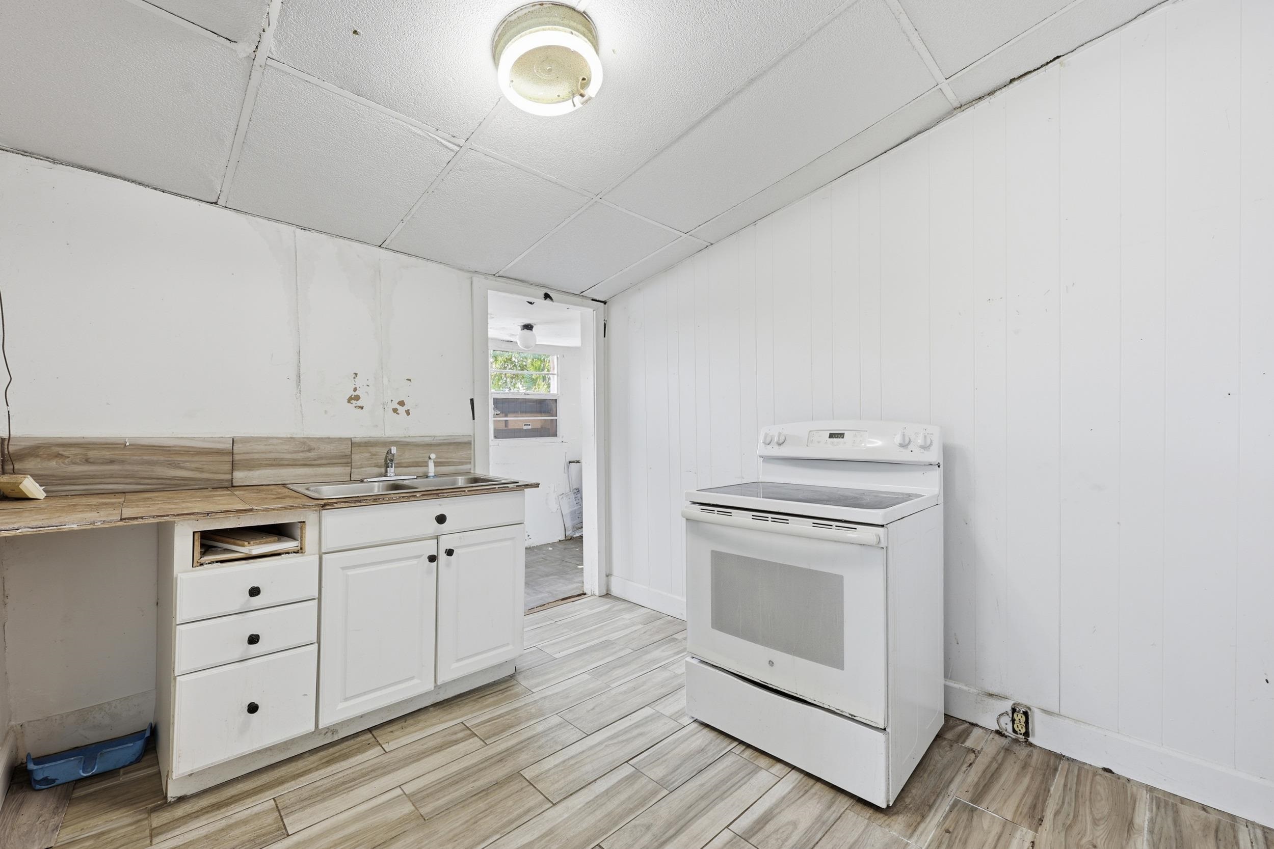 Image 8 of 15 For 84 Weeden Street