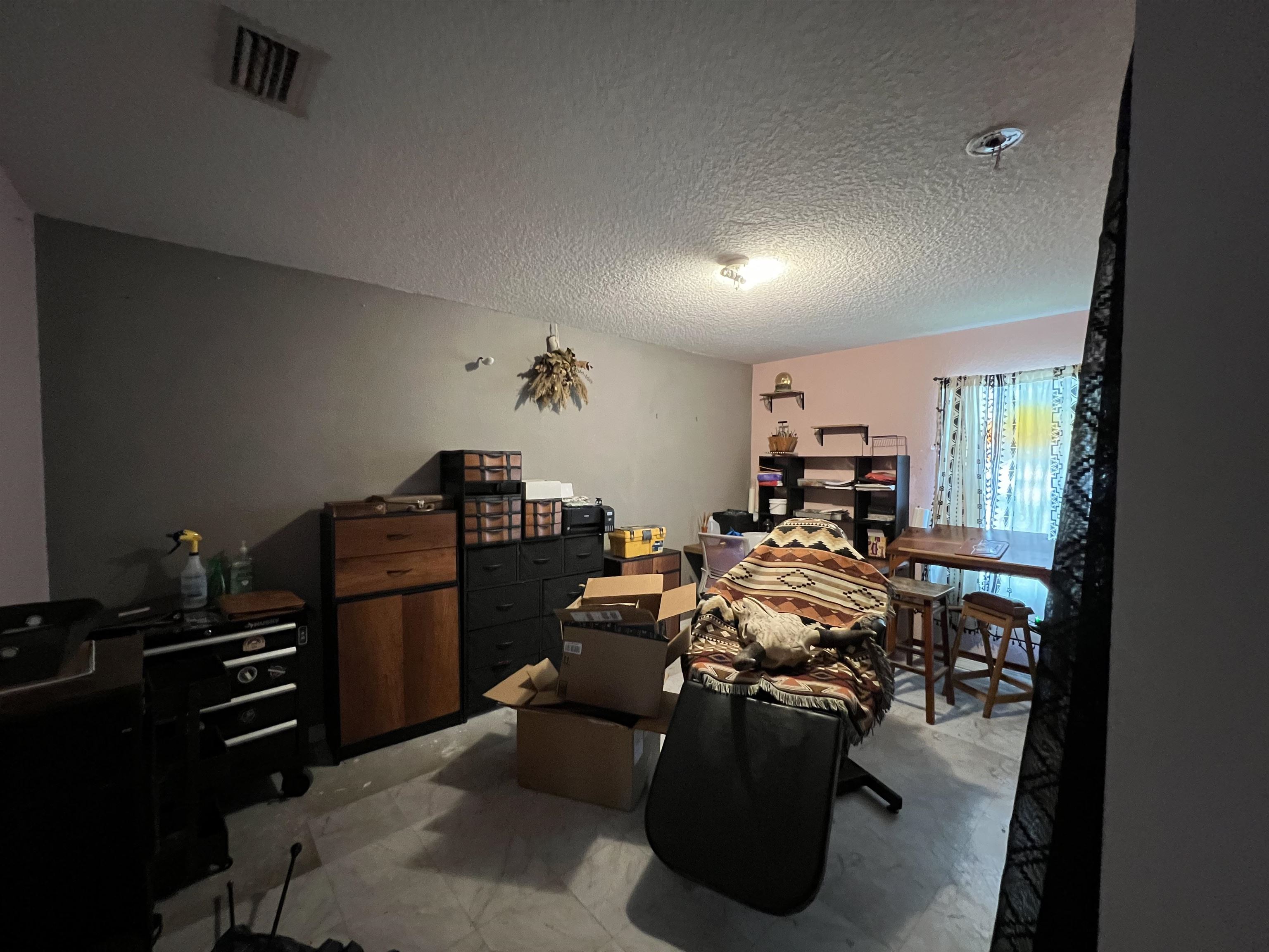 Image 12 of 29 For 921 Avery St