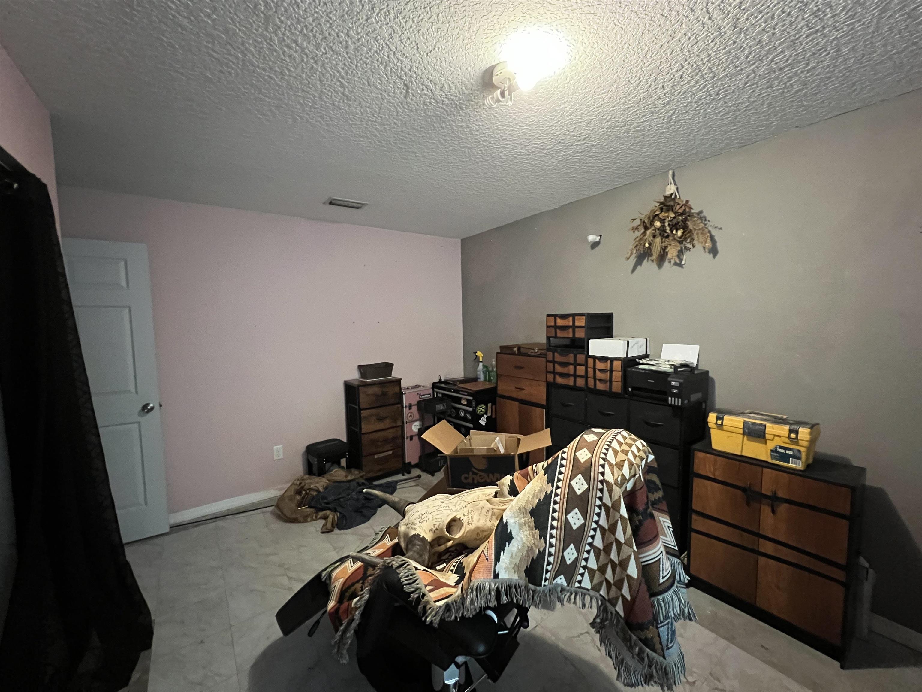 Image 13 of 29 For 921 Avery St