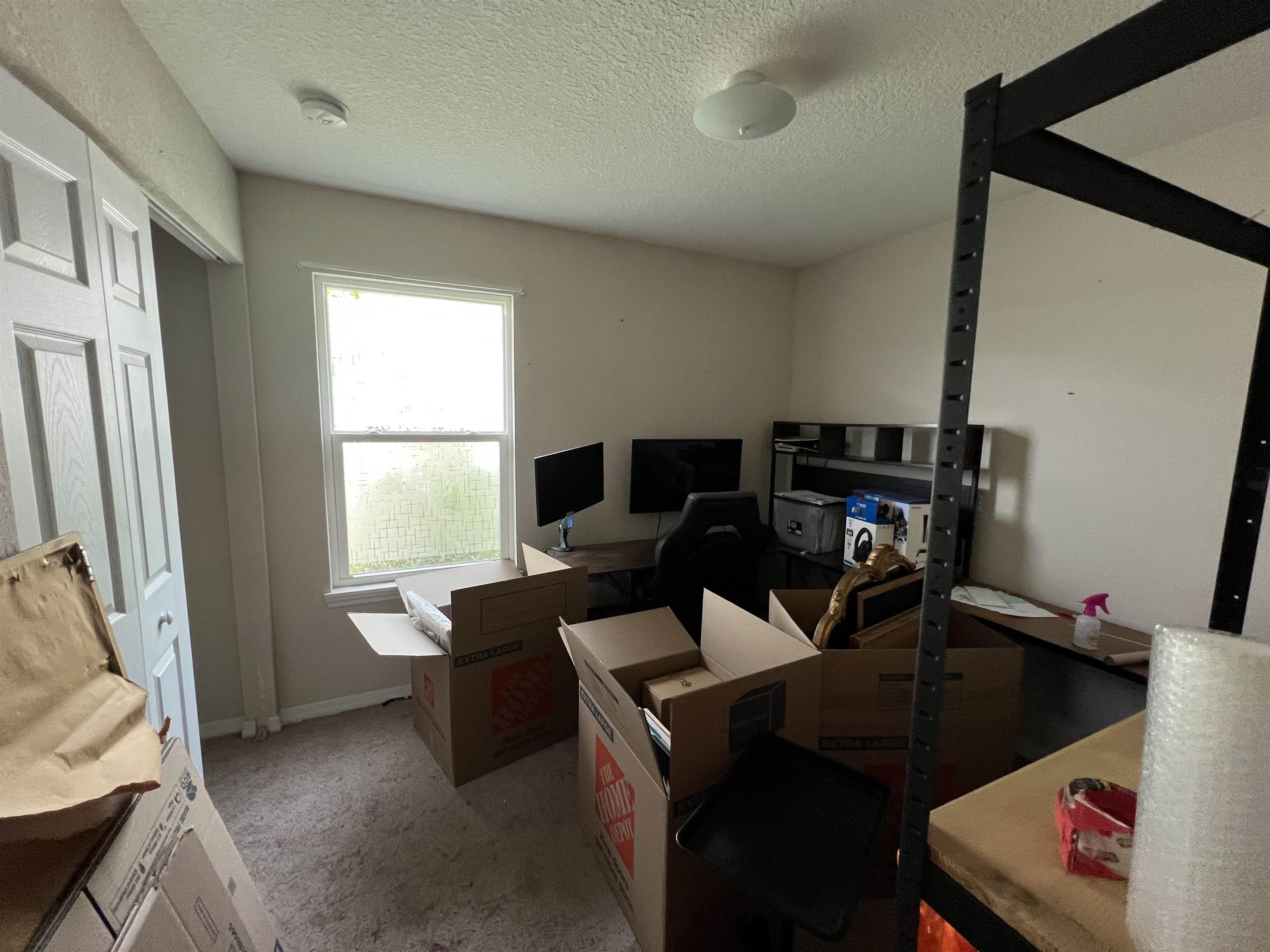 Image 14 of 29 For 921 Avery St