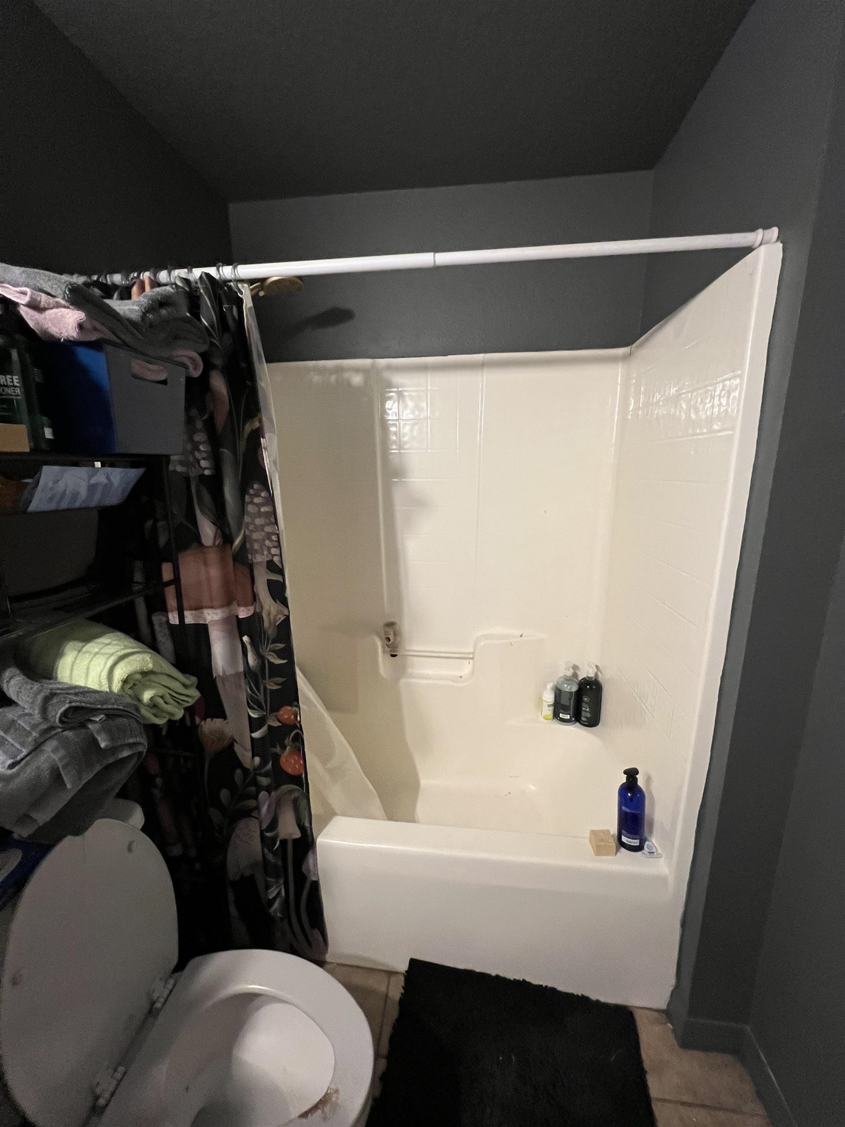 Image 17 of 29 For 921 Avery St