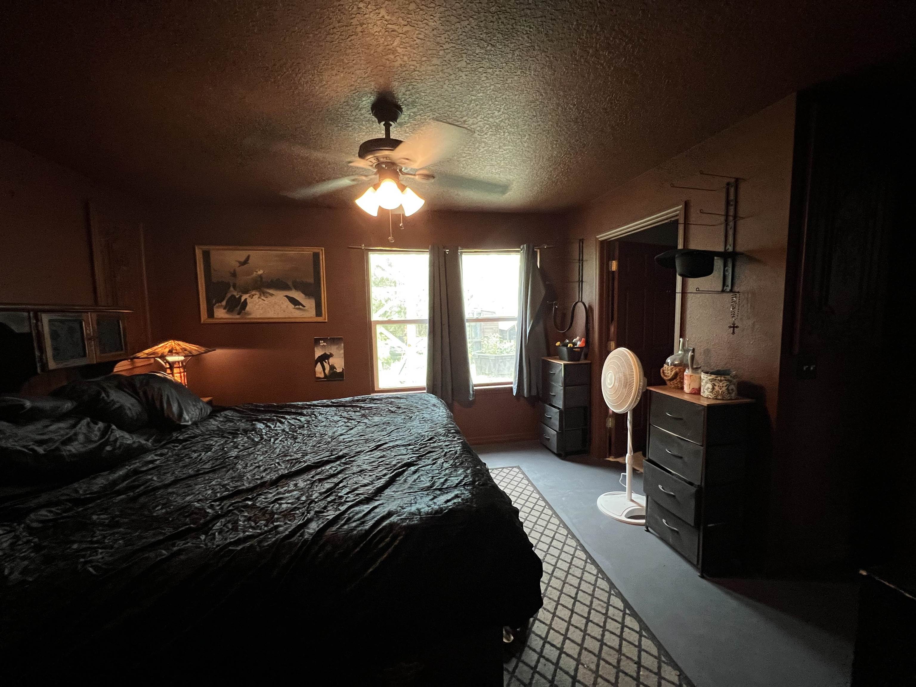 Image 19 of 29 For 921 Avery St