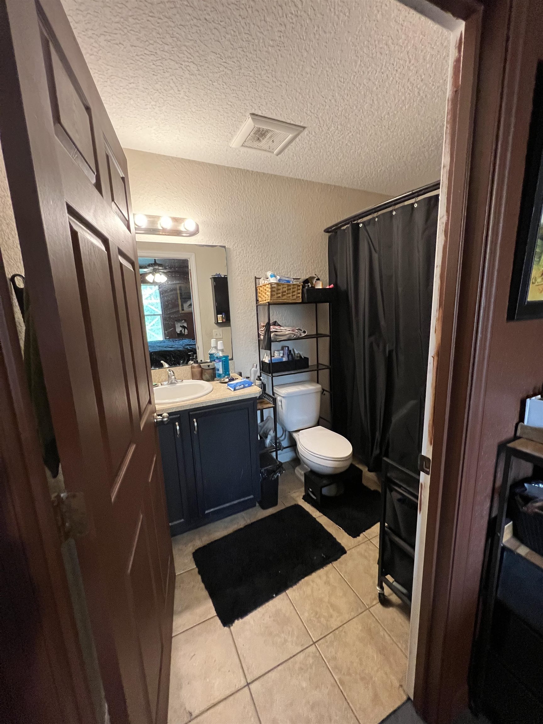 Image 21 of 29 For 921 Avery St