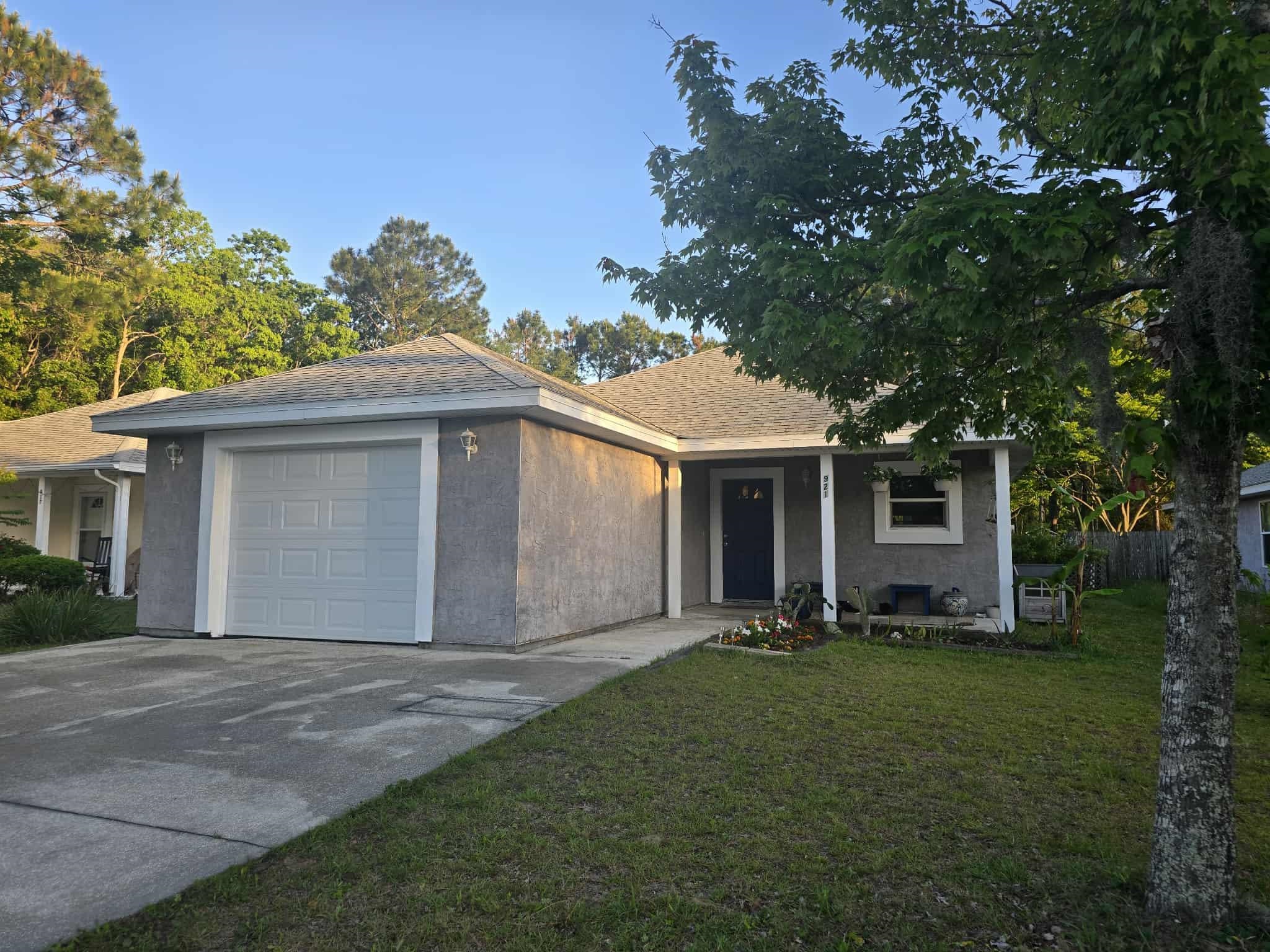 Image 24 of 29 For 921 Avery St