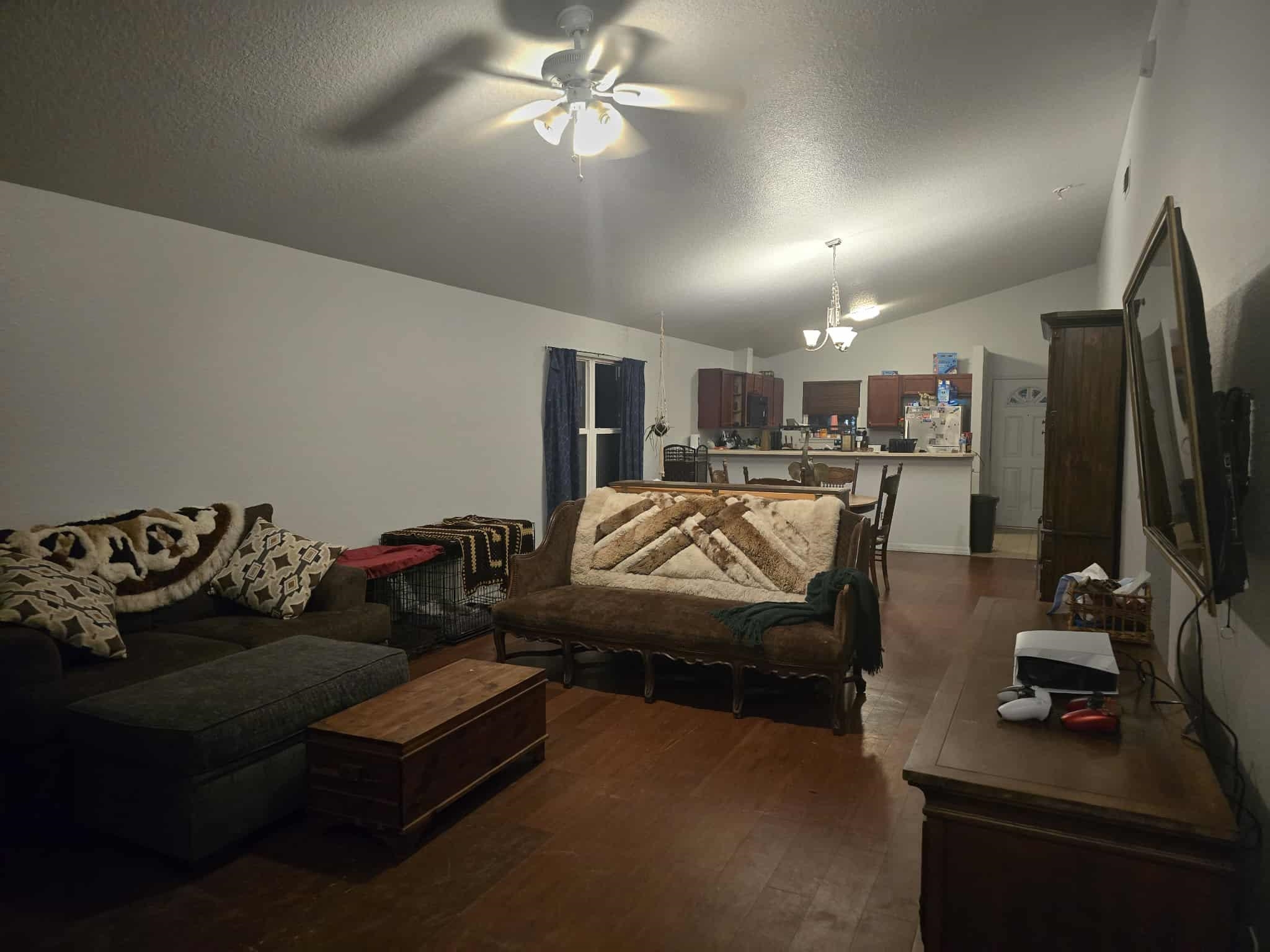 Image 4 of 29 For 921 Avery St