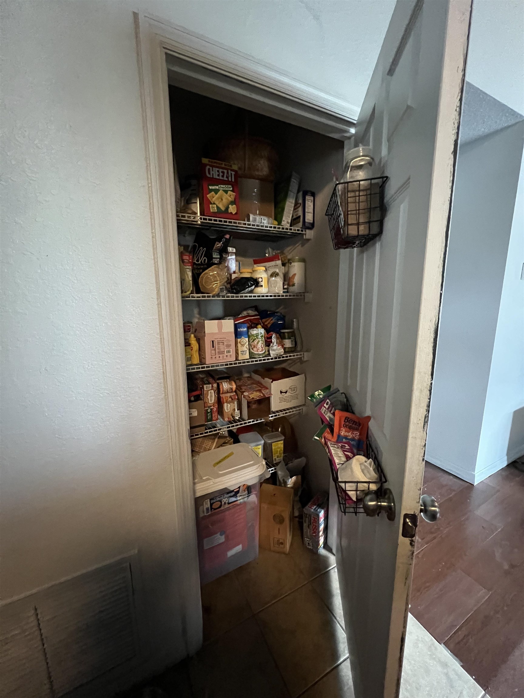 Image 9 of 29 For 921 Avery St