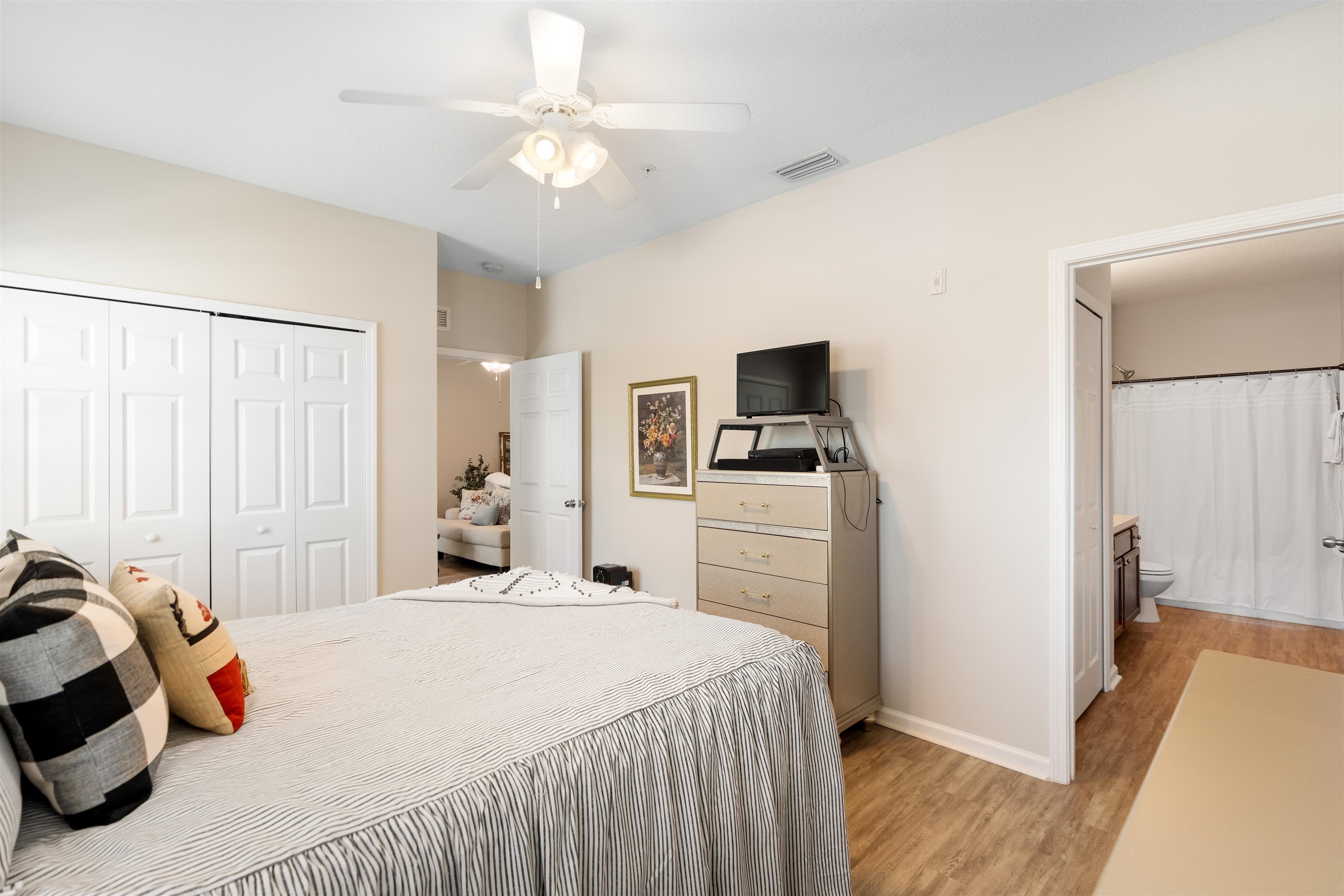 Image 16 of 28 For 2251 Golden Lake Loop