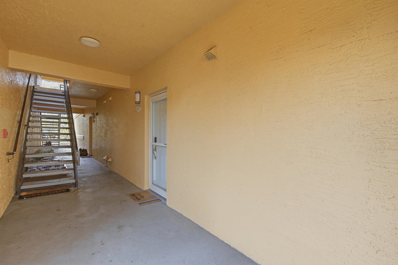 Image 20 of 48 For 1810 Vista Cove Rd