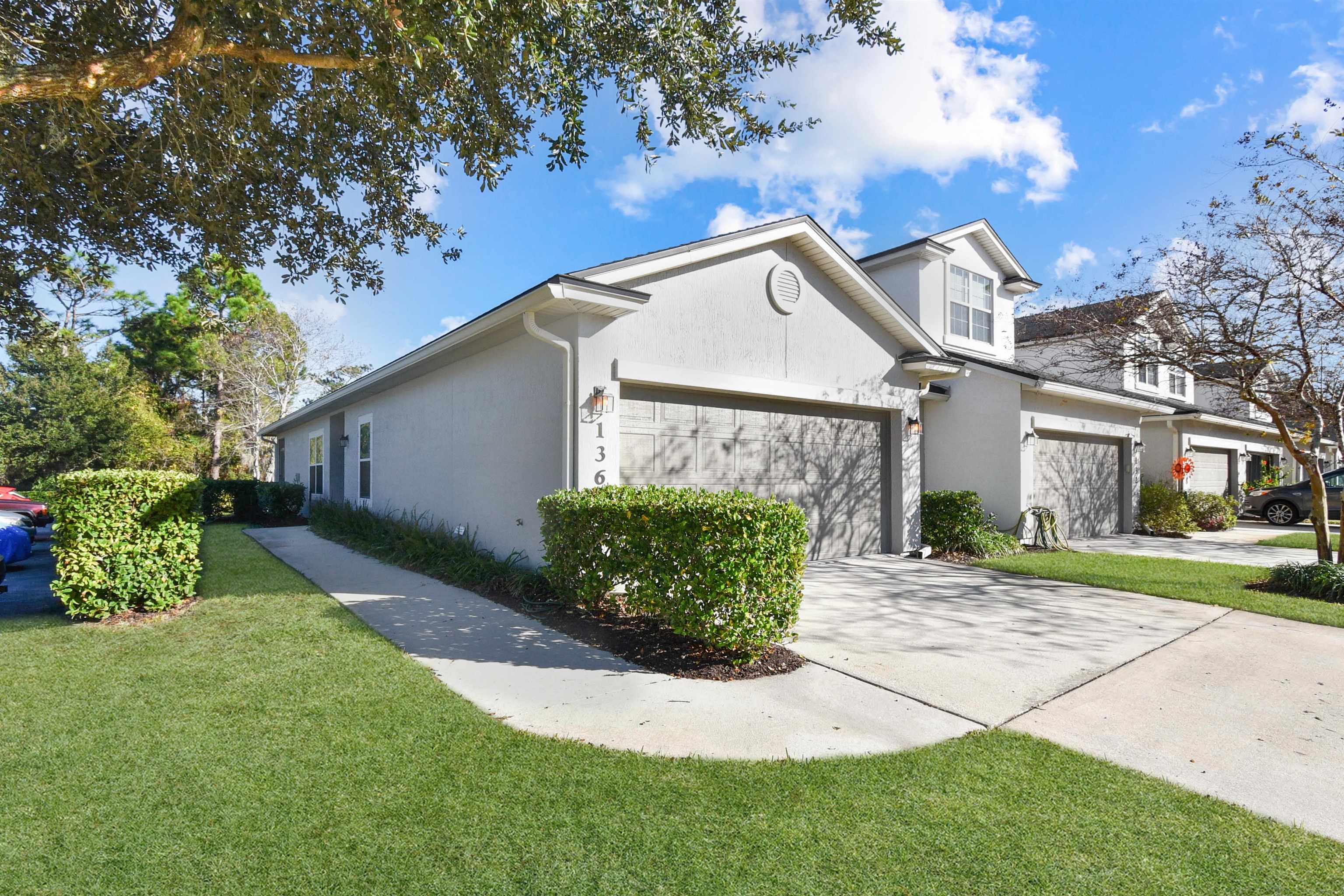 Image 20 of 31 For 136 Amistad Dr