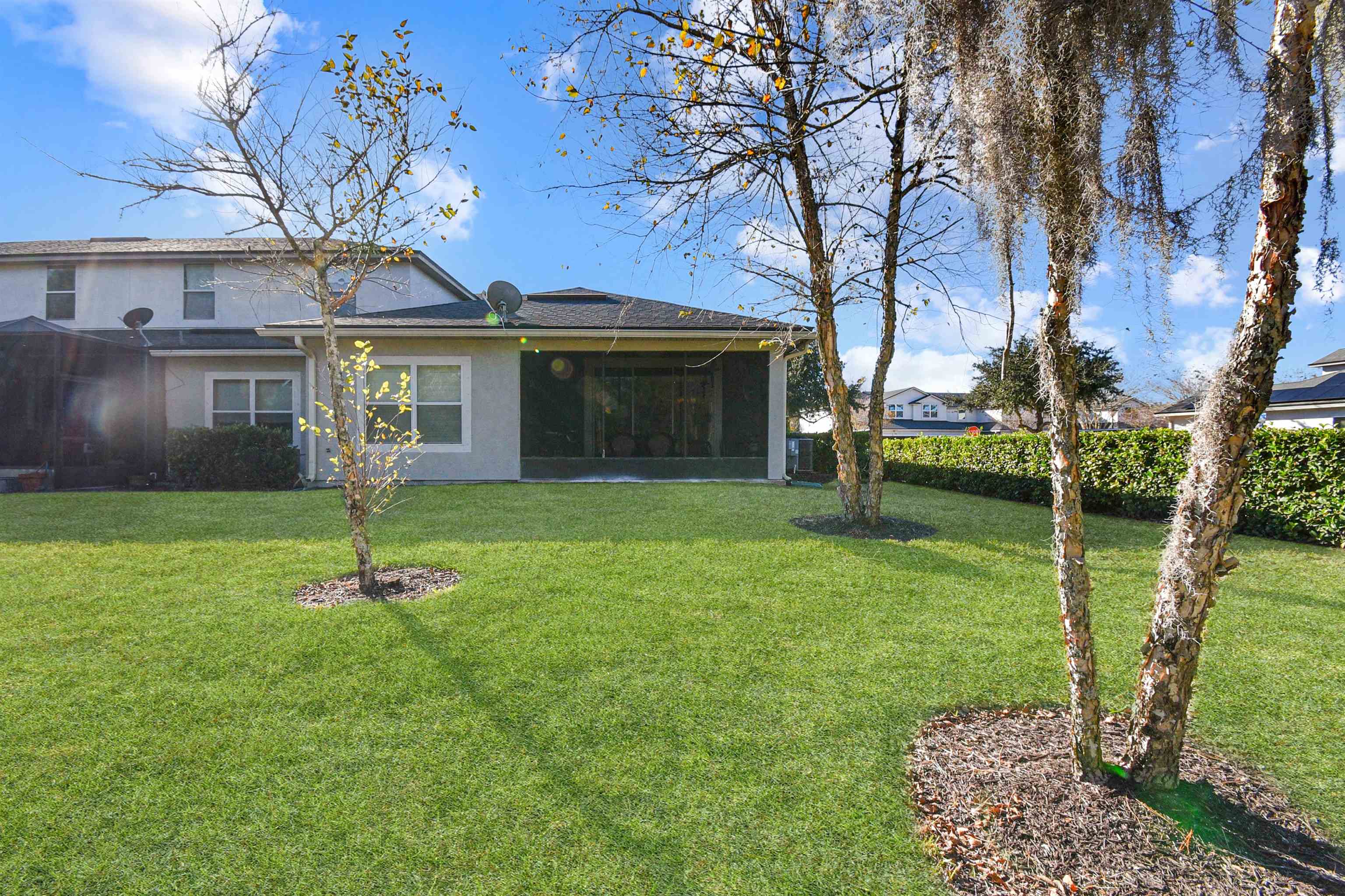 Image 21 of 31 For 136 Amistad Dr