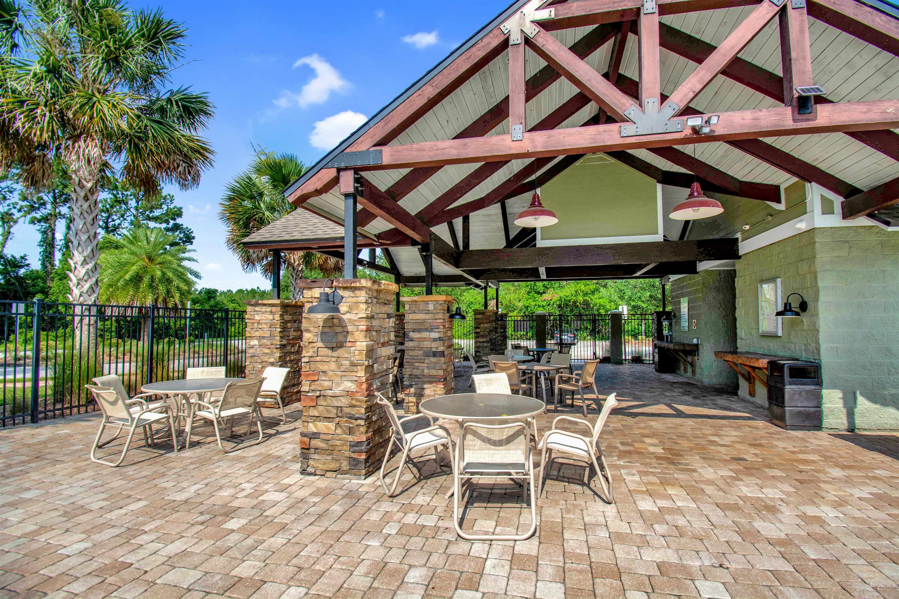 Image 25 of 31 For 136 Amistad Dr