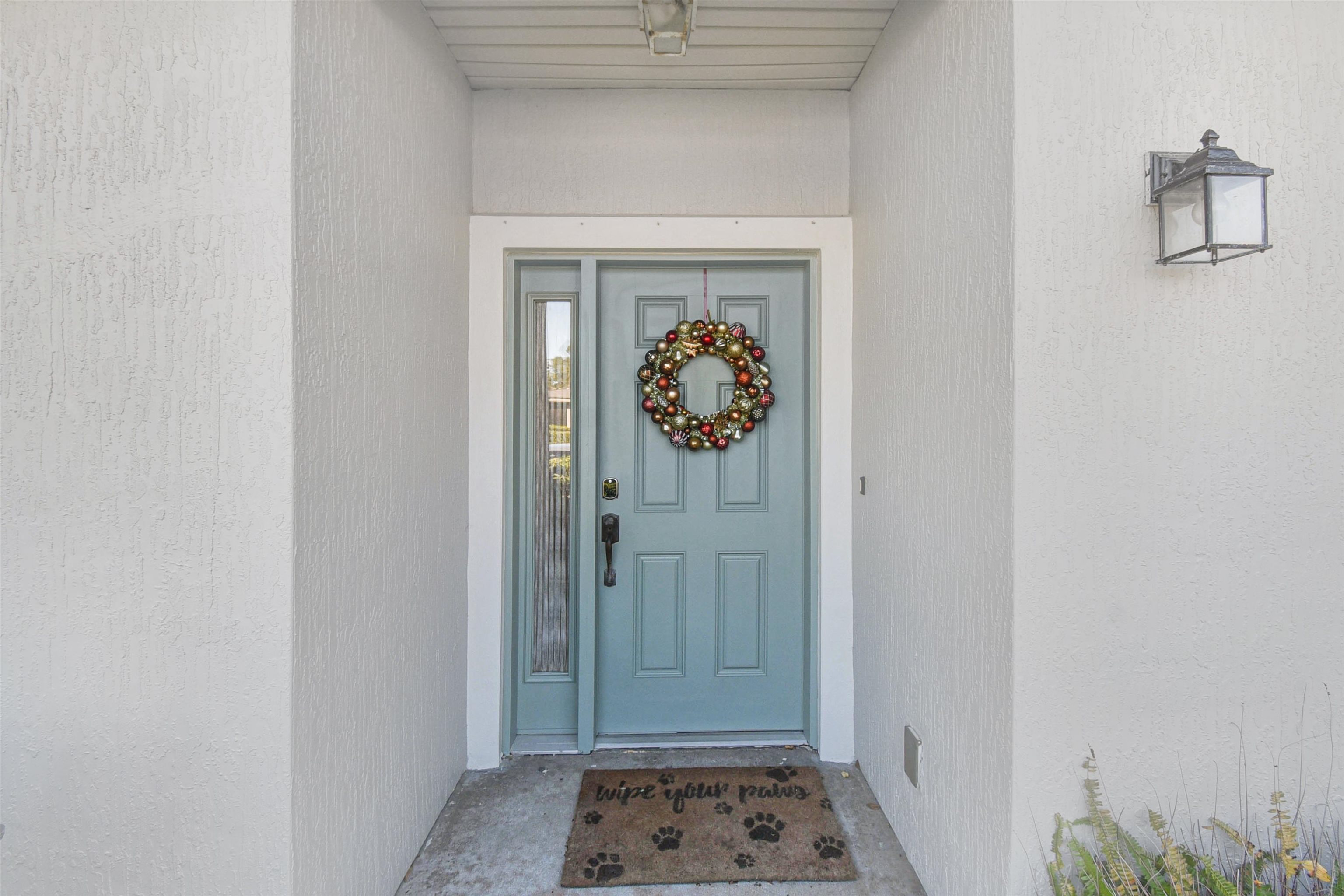 Image 3 of 31 For 136 Amistad Dr