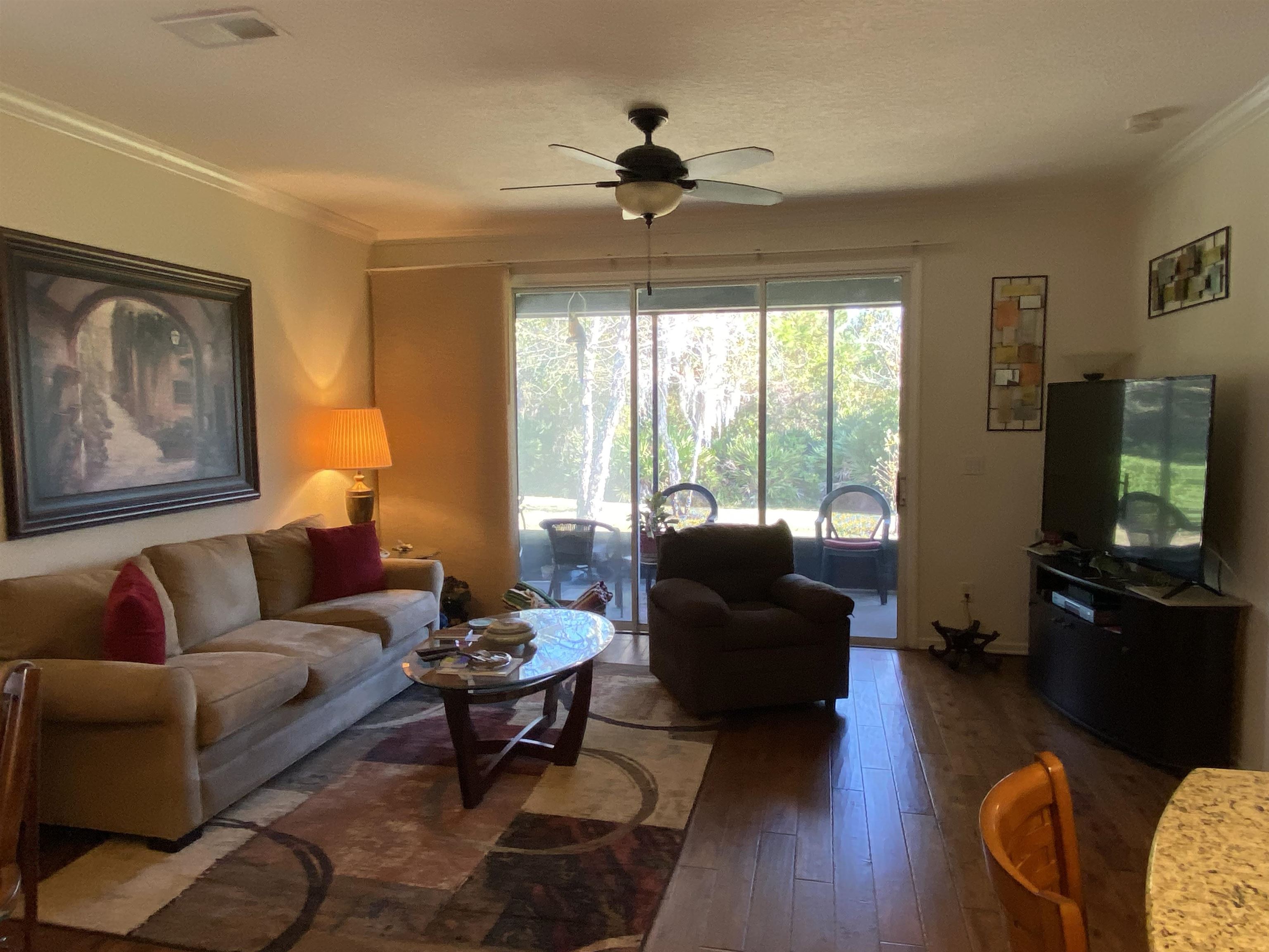 Image 5 of 31 For 136 Amistad Dr