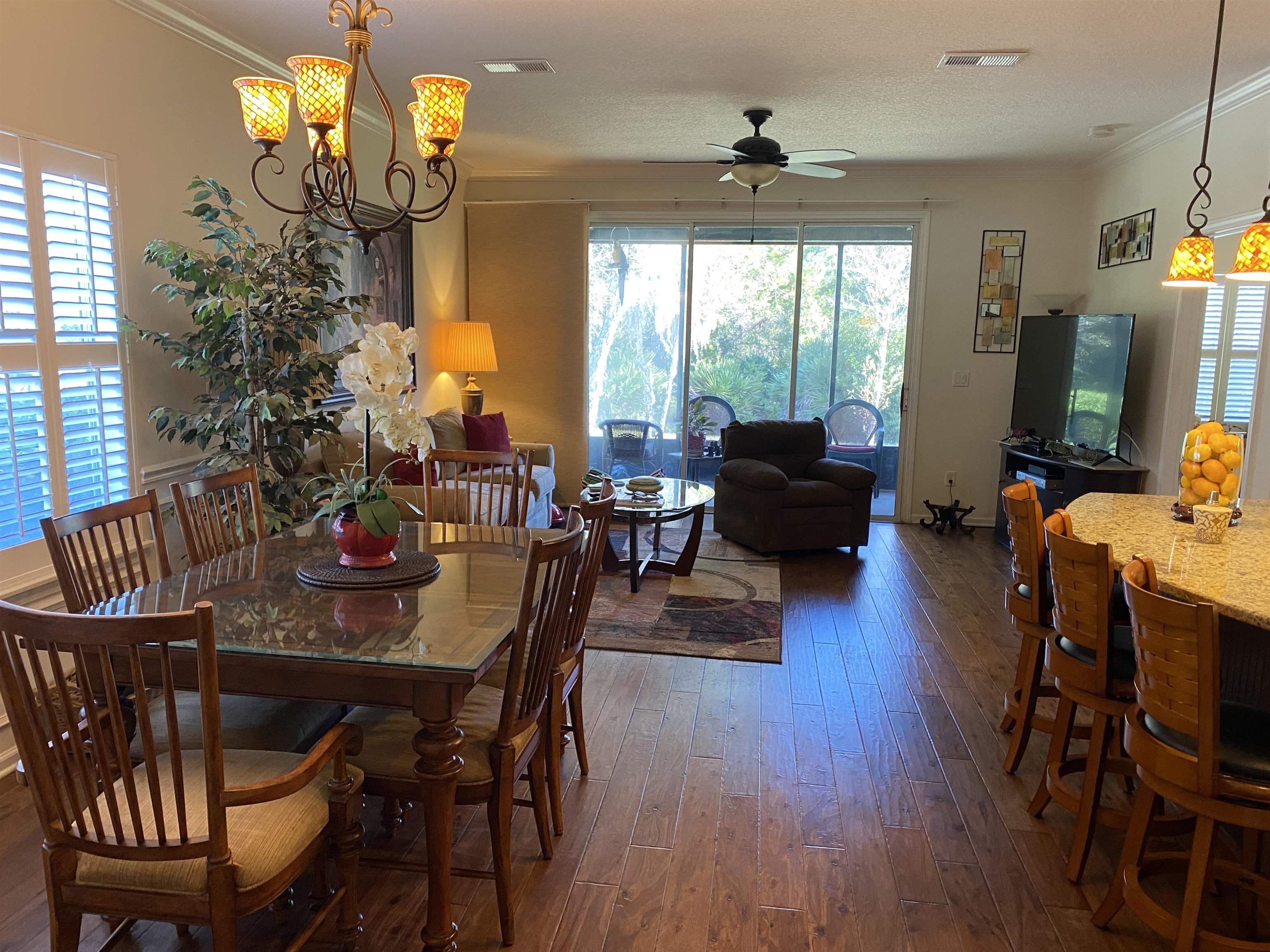 Image 8 of 31 For 136 Amistad Dr