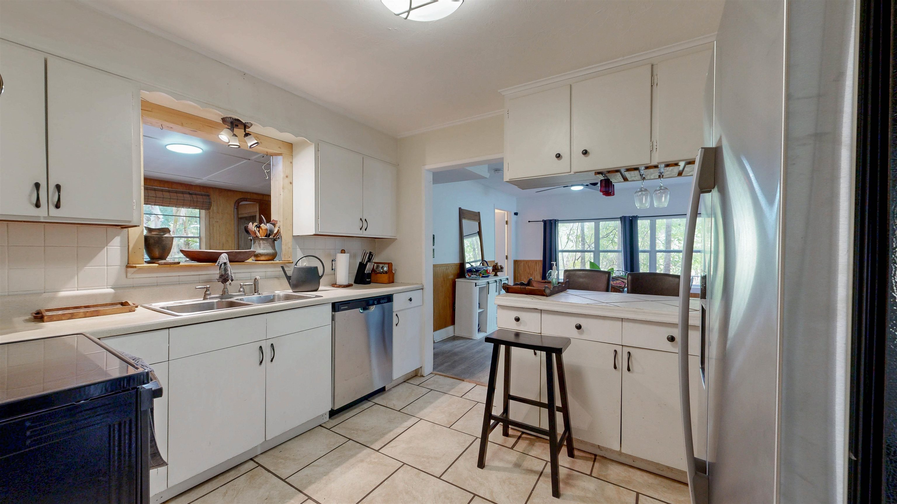 Image 17 of 38 For 349 Abbey Ave