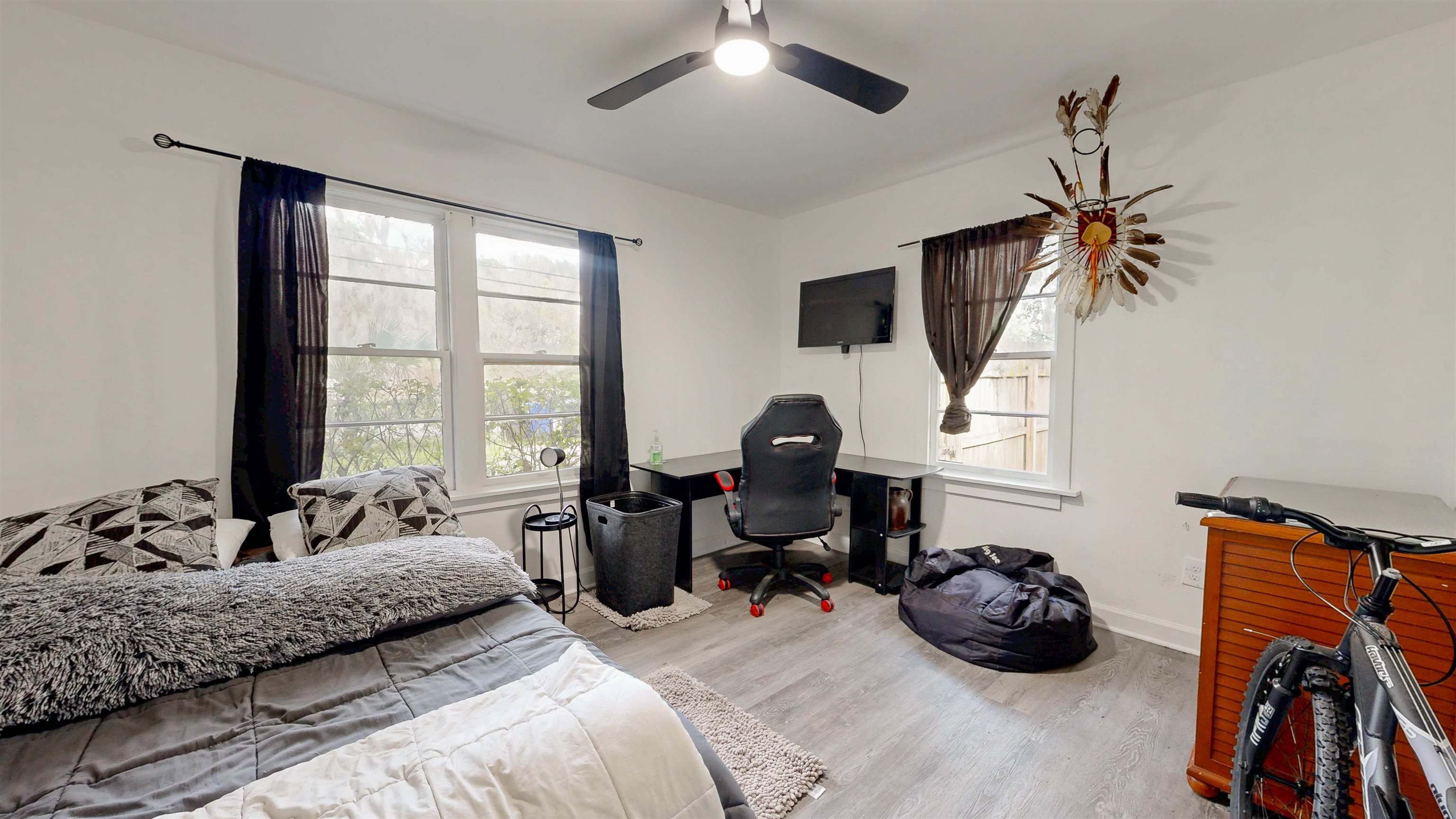 Image 21 of 38 For 349 Abbey Ave