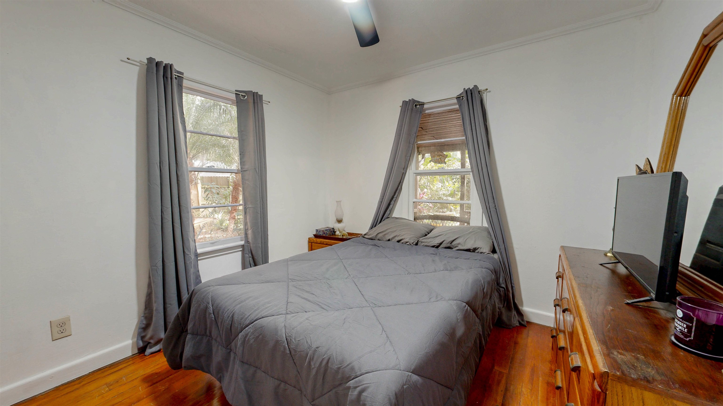 Image 24 of 38 For 349 Abbey Ave