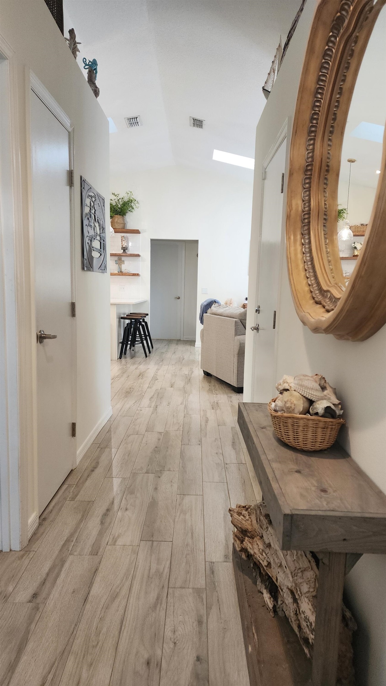 Image 2 of 11 For 206 4th St  