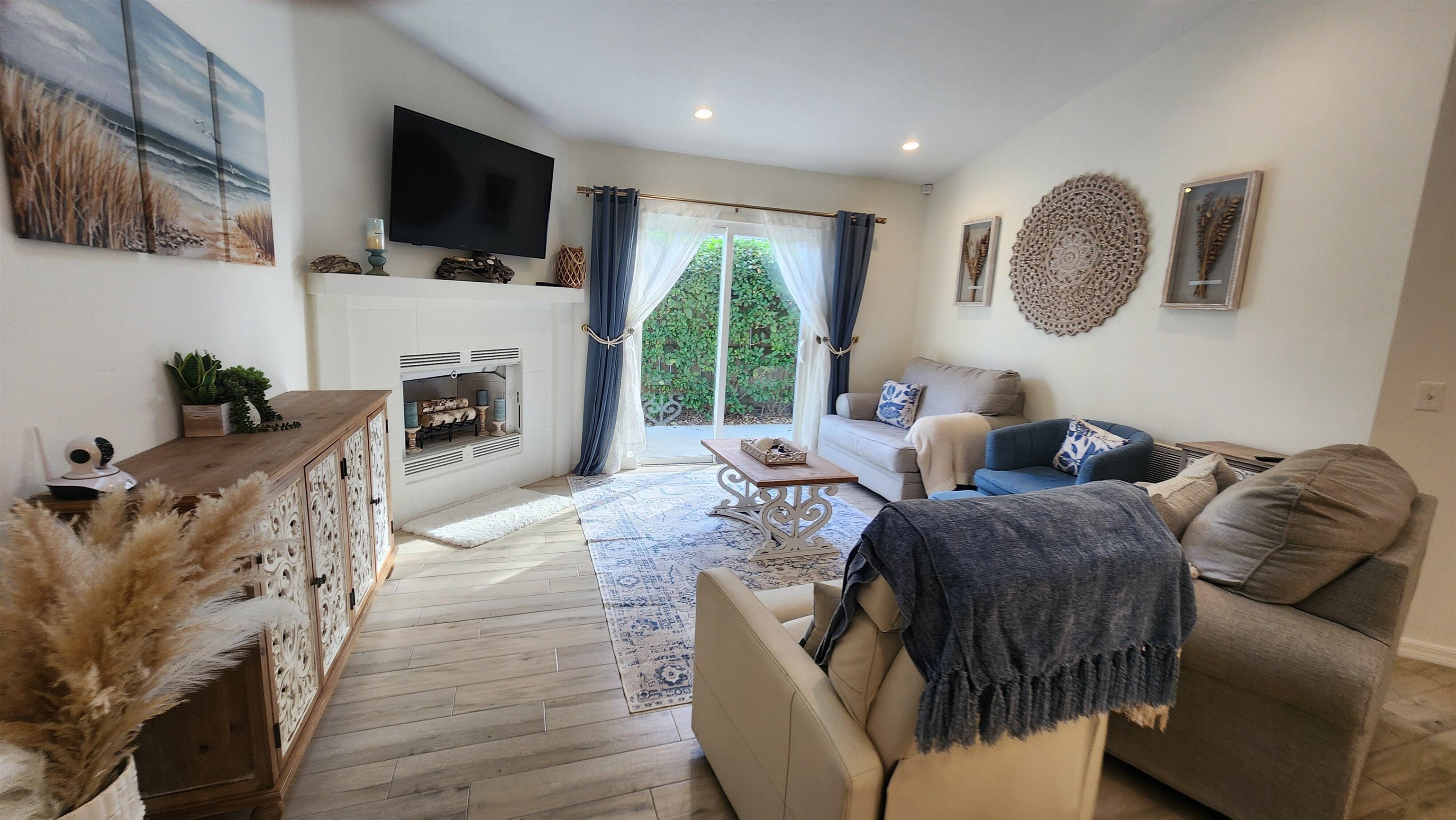 Image 5 of 11 For 206 4th St  