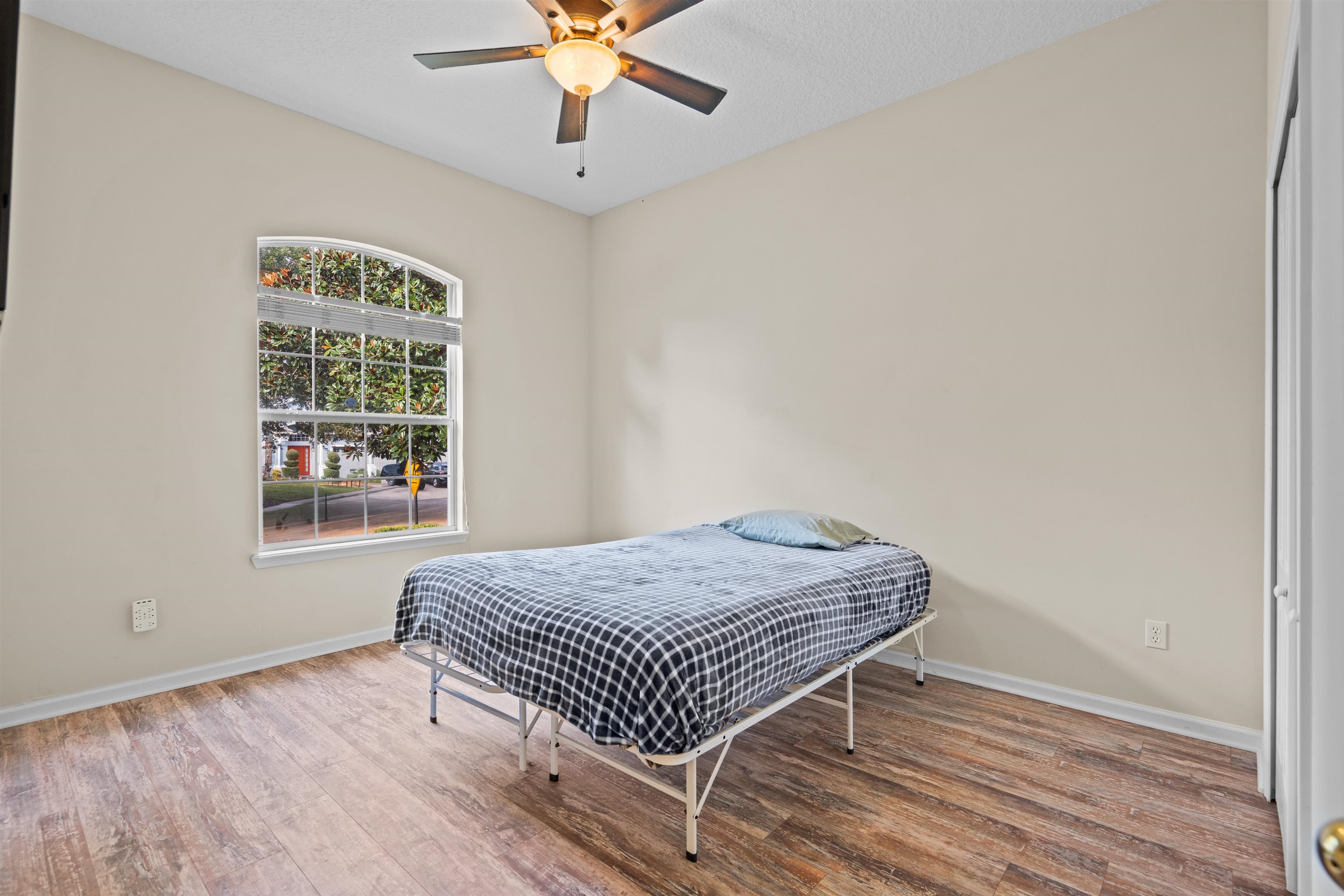 Image 10 of 60 For 709 Toria Ln