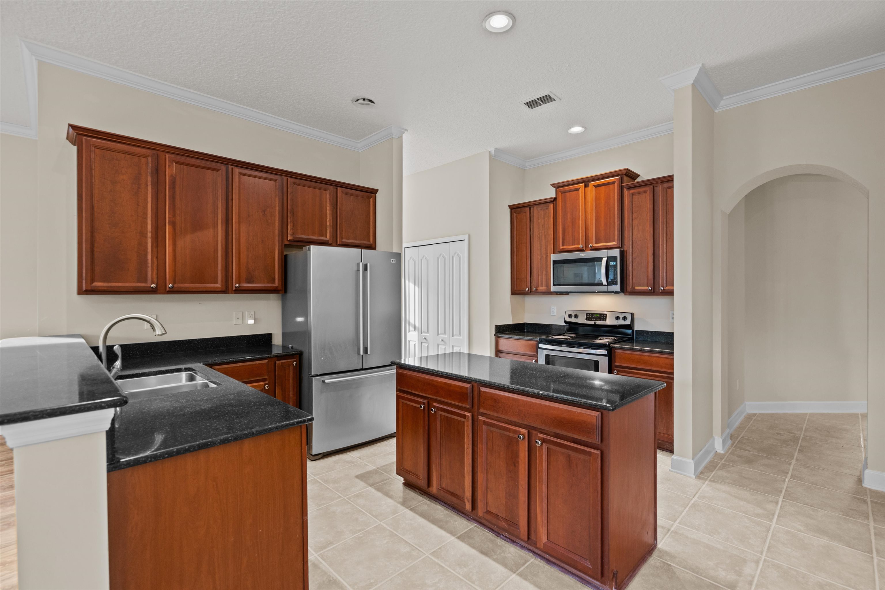 Image 22 of 60 For 709 Toria Ln