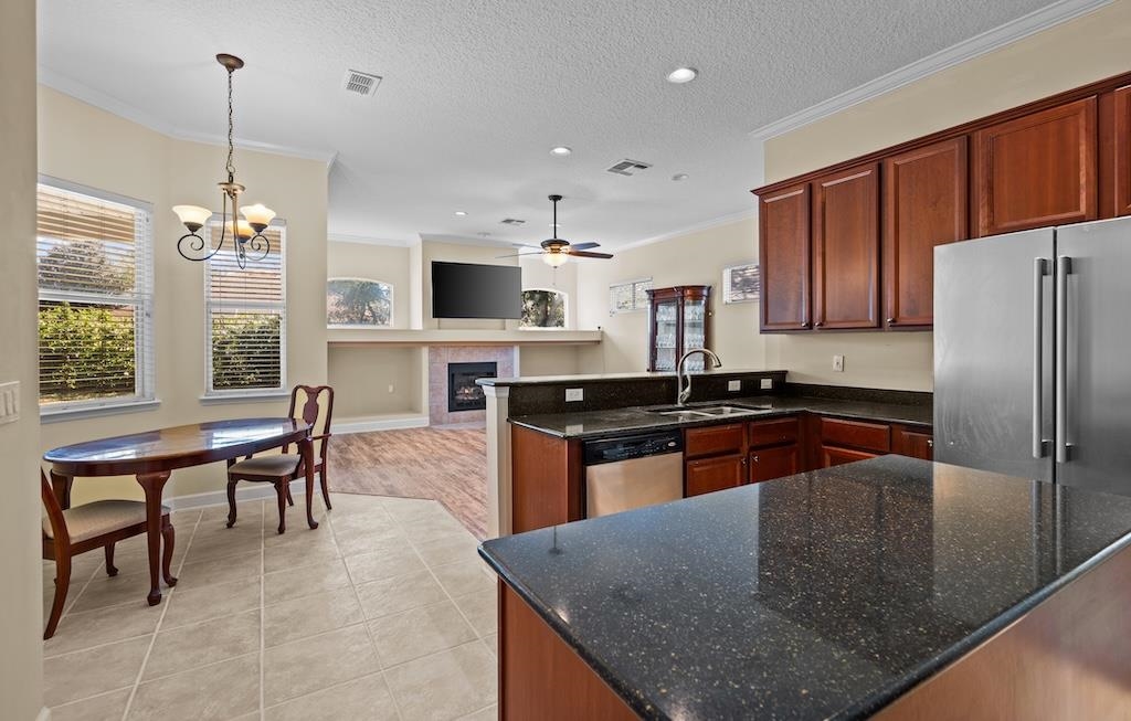 Image 23 of 60 For 709 Toria Ln