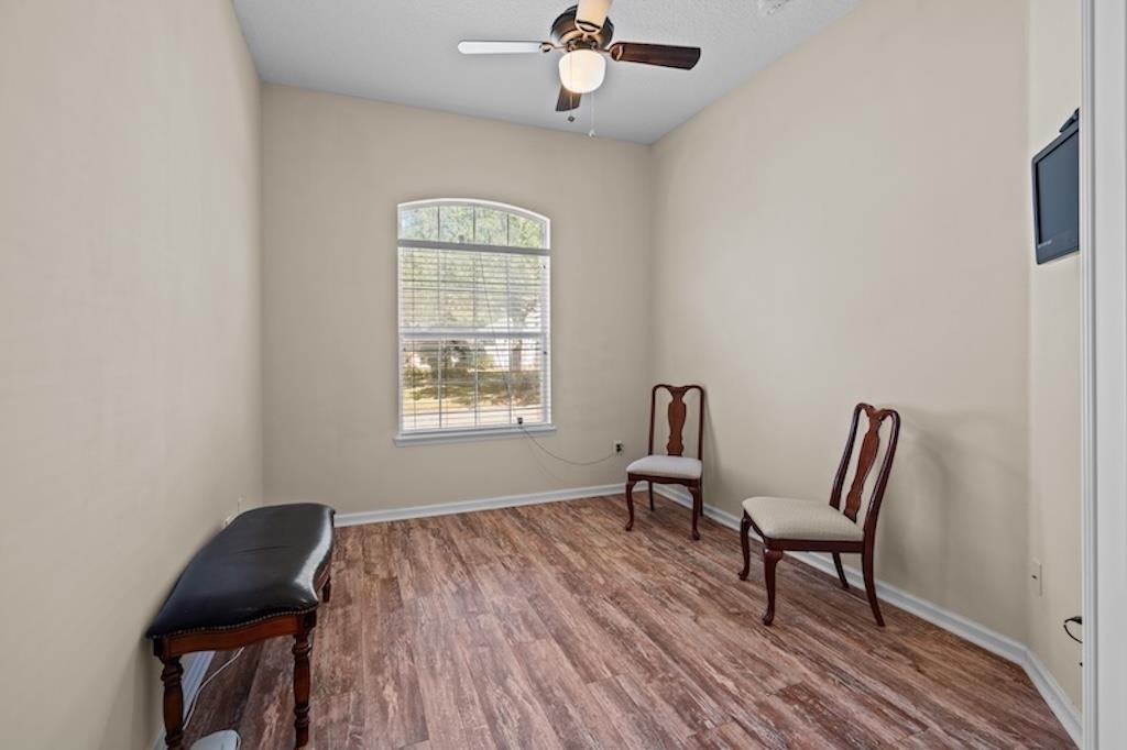 Image 7 of 60 For 709 Toria Ln