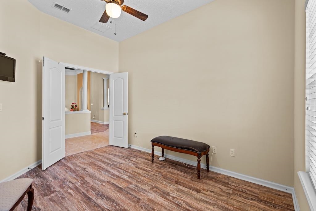 Image 9 of 60 For 709 Toria Ln