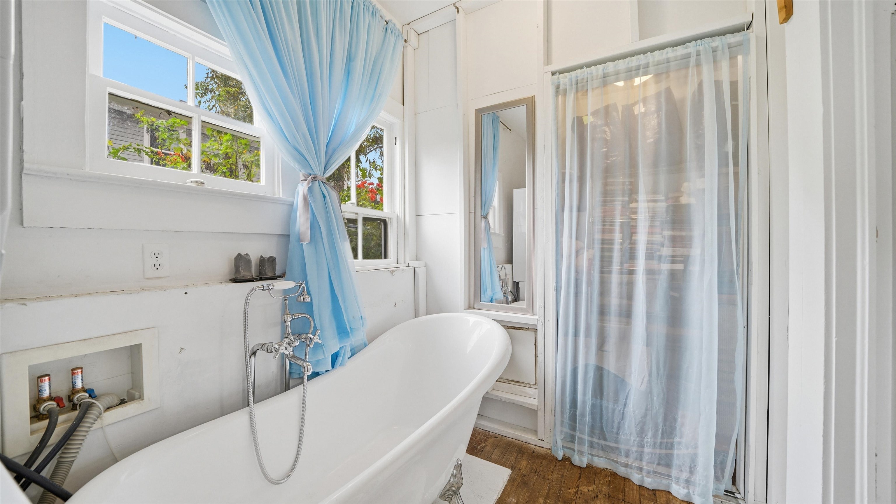 Image 21 of 48 For 15 Davis St  