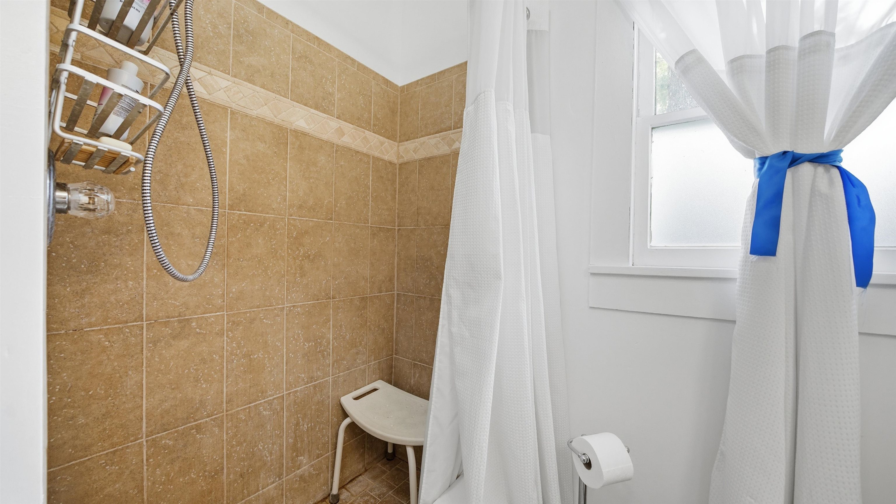 Image 25 of 48 For 15 Davis St  