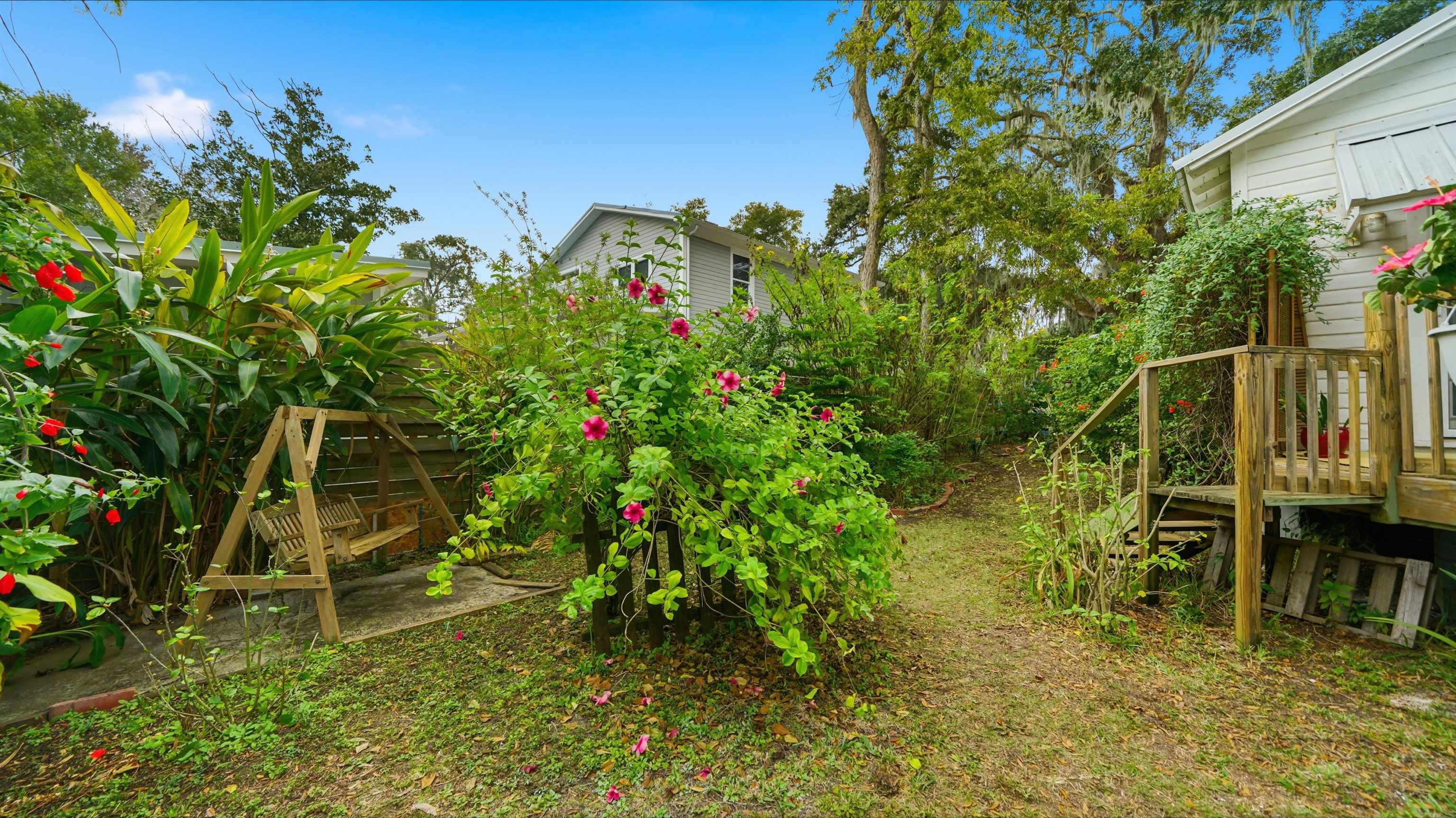 Image 38 of 48 For 15 Davis St  