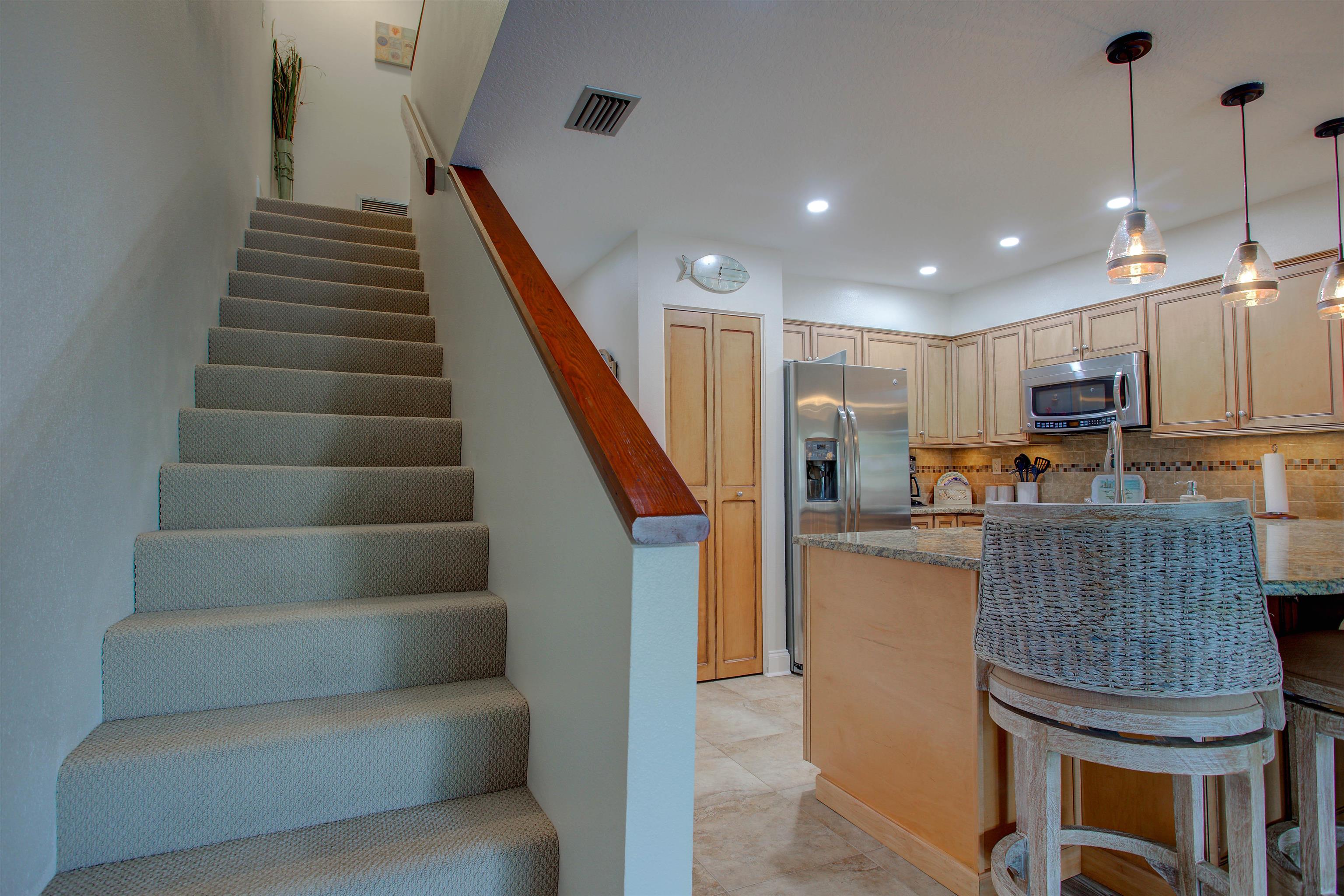 Image 14 of 51 For 48 Village Del Lago Cir  48