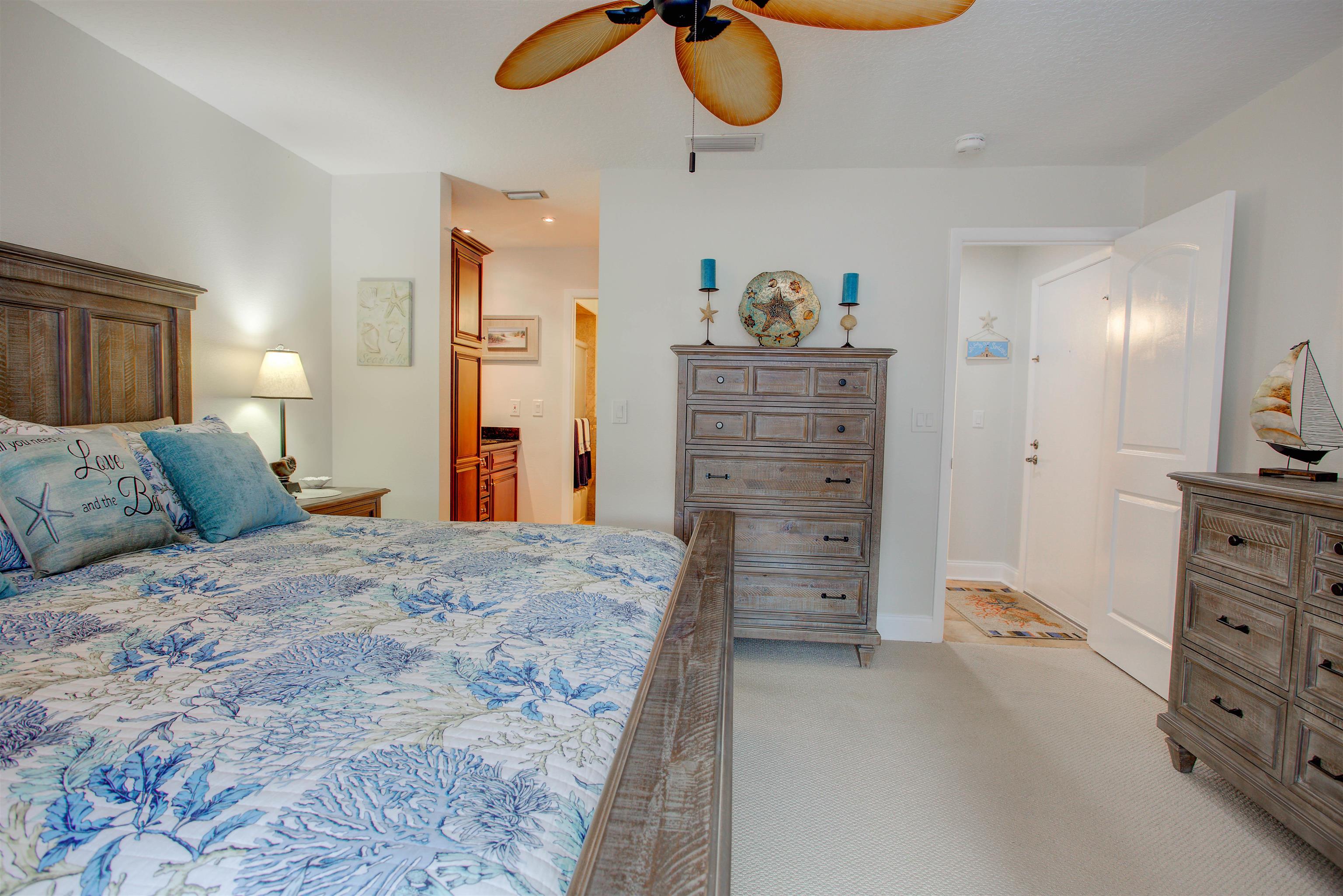 Image 25 of 51 For 48 Village Del Lago Cir  48