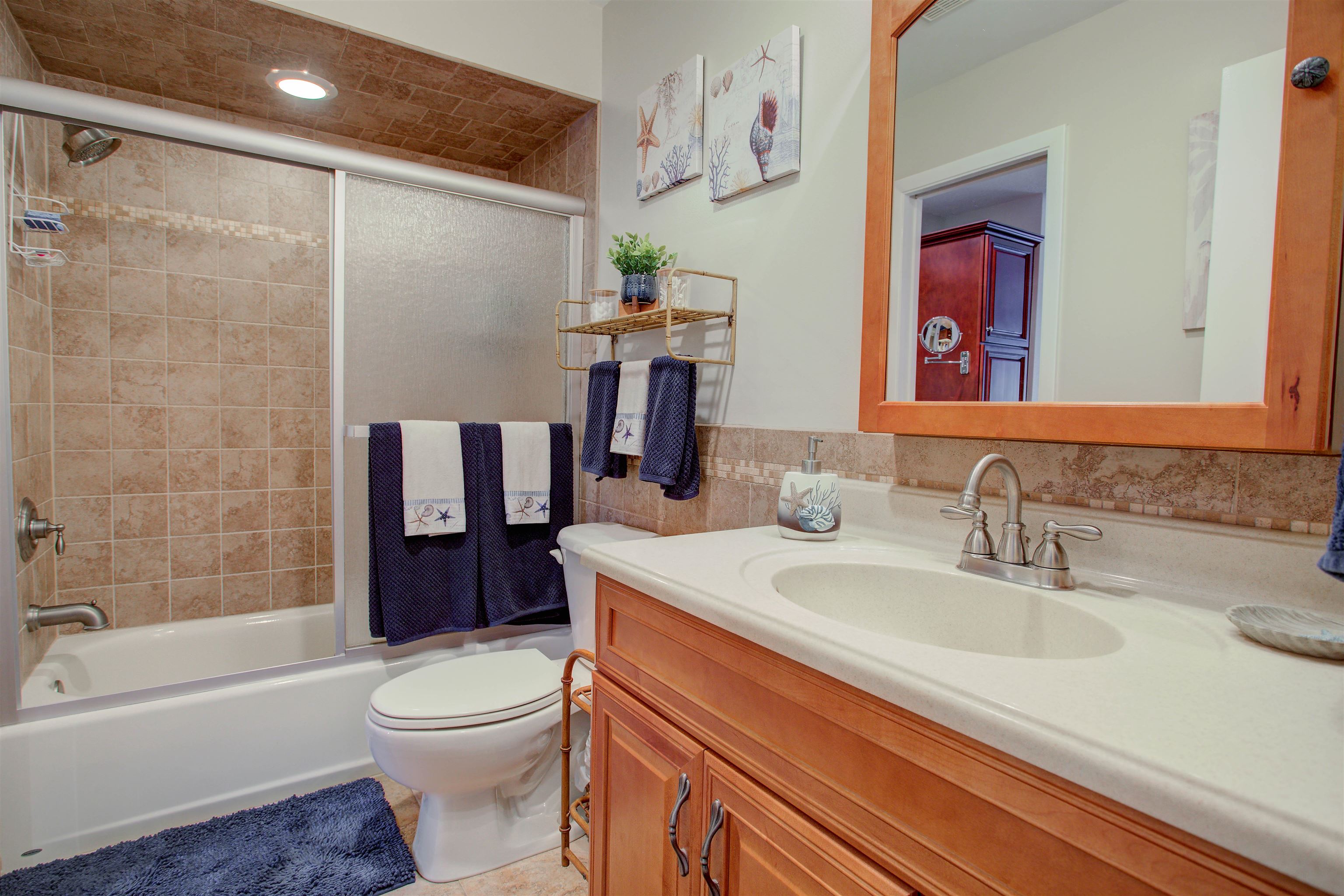 Image 32 of 51 For 48 Village Del Lago Cir  48