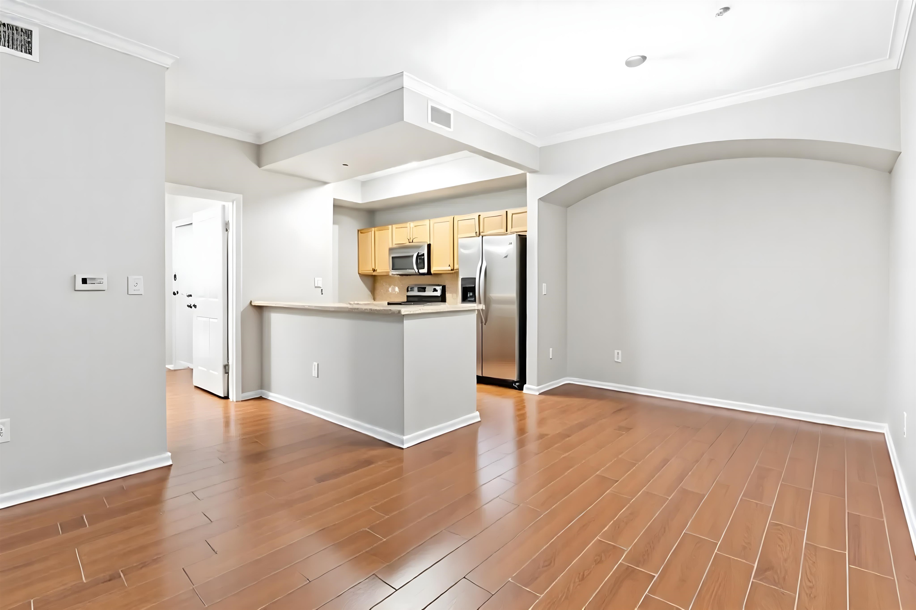 Image 10 of 34 For 10075 Gate Pkwy  203