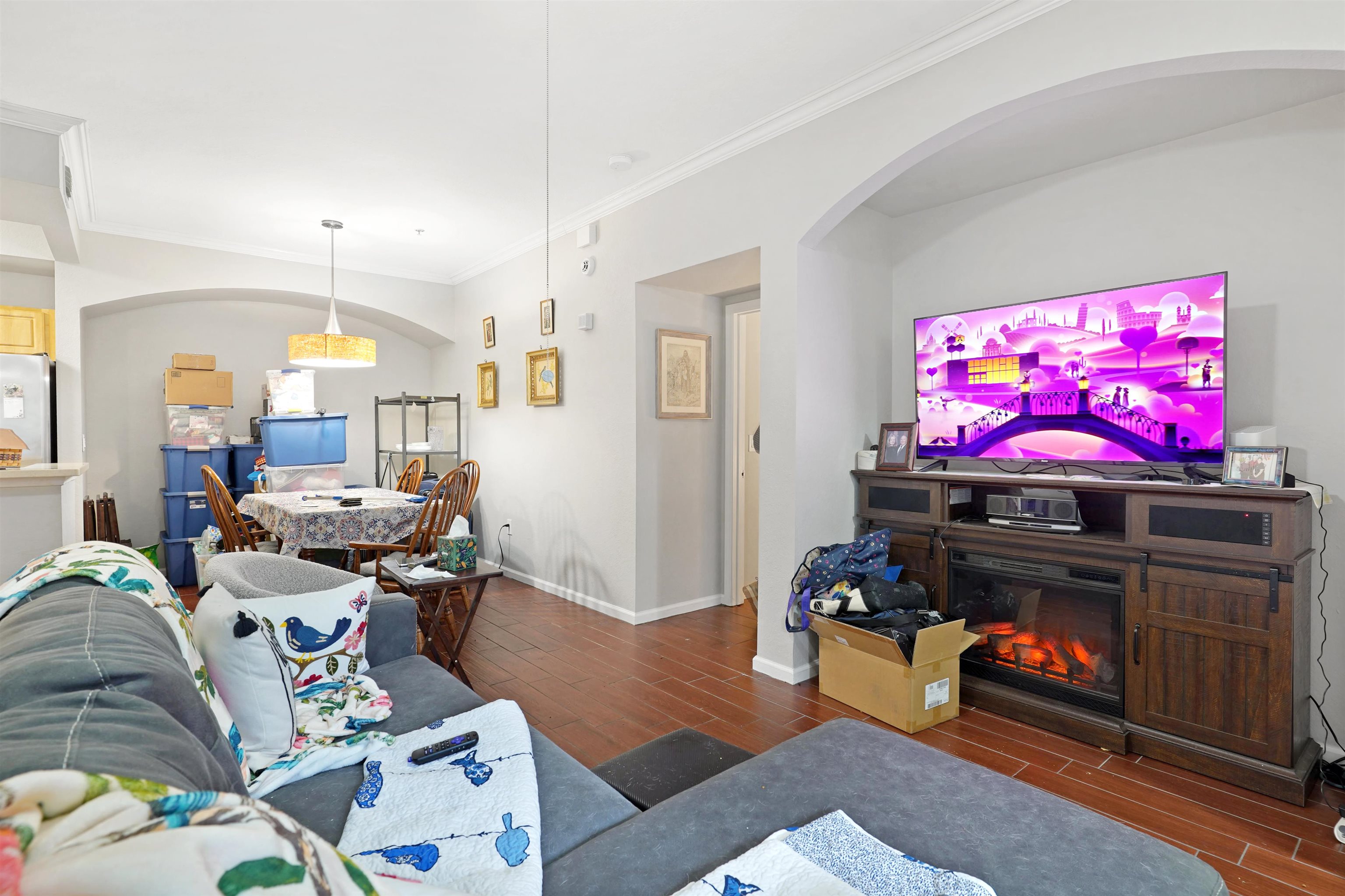 Image 13 of 34 For 10075 Gate Pkwy  203