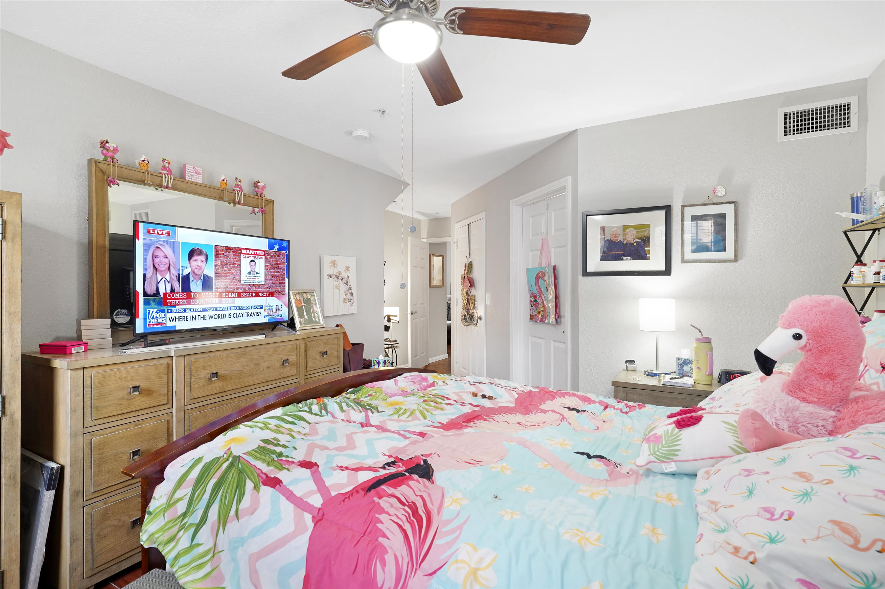 Image 18 of 34 For 10075 Gate Pkwy  203