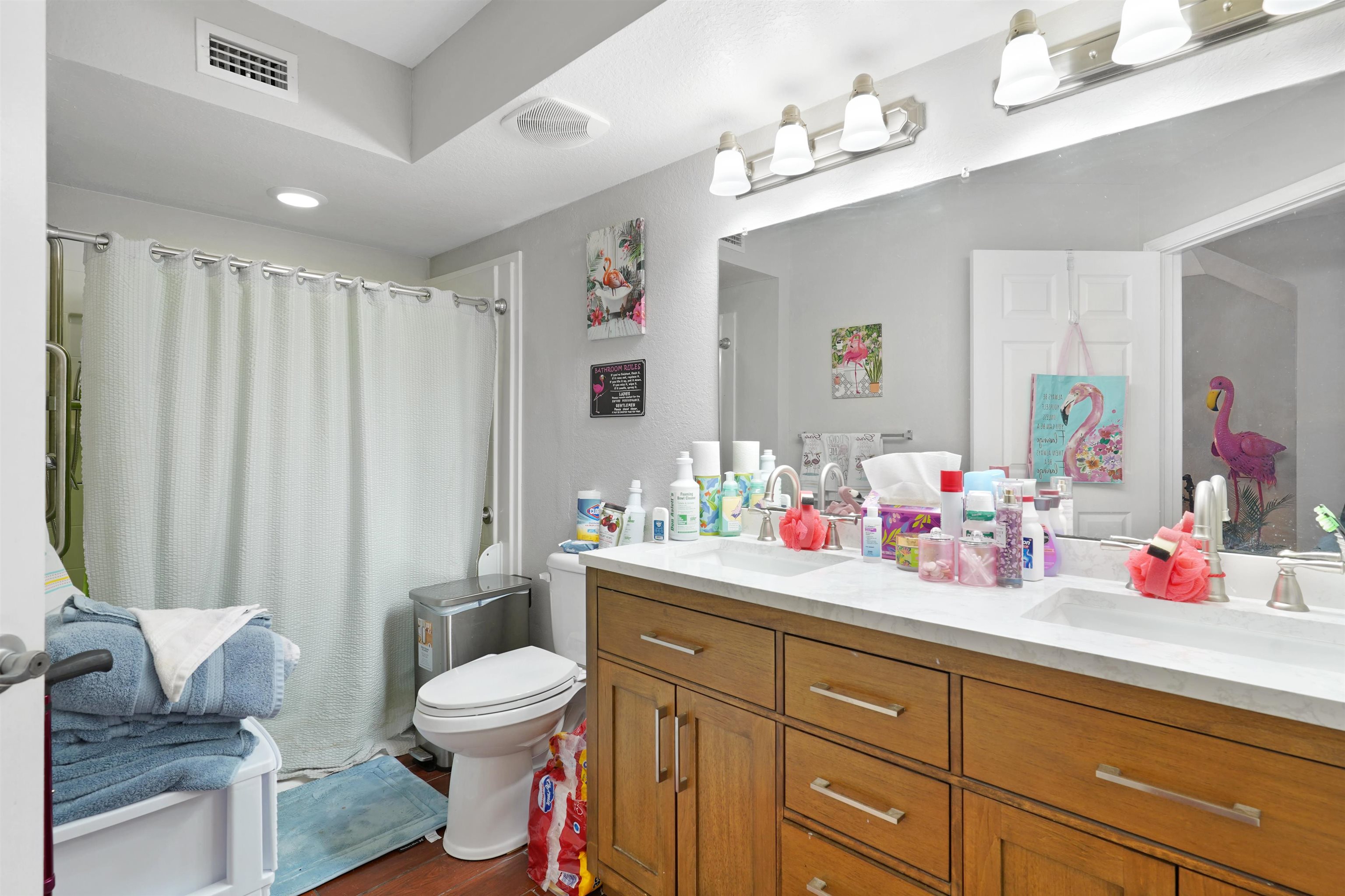 Image 20 of 34 For 10075 Gate Pkwy  203