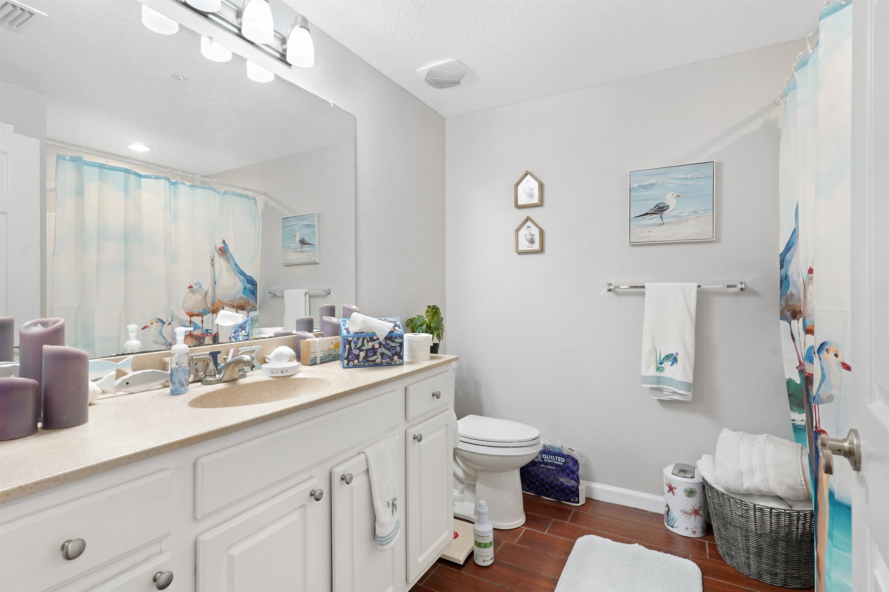 Image 21 of 34 For 10075 Gate Pkwy  203