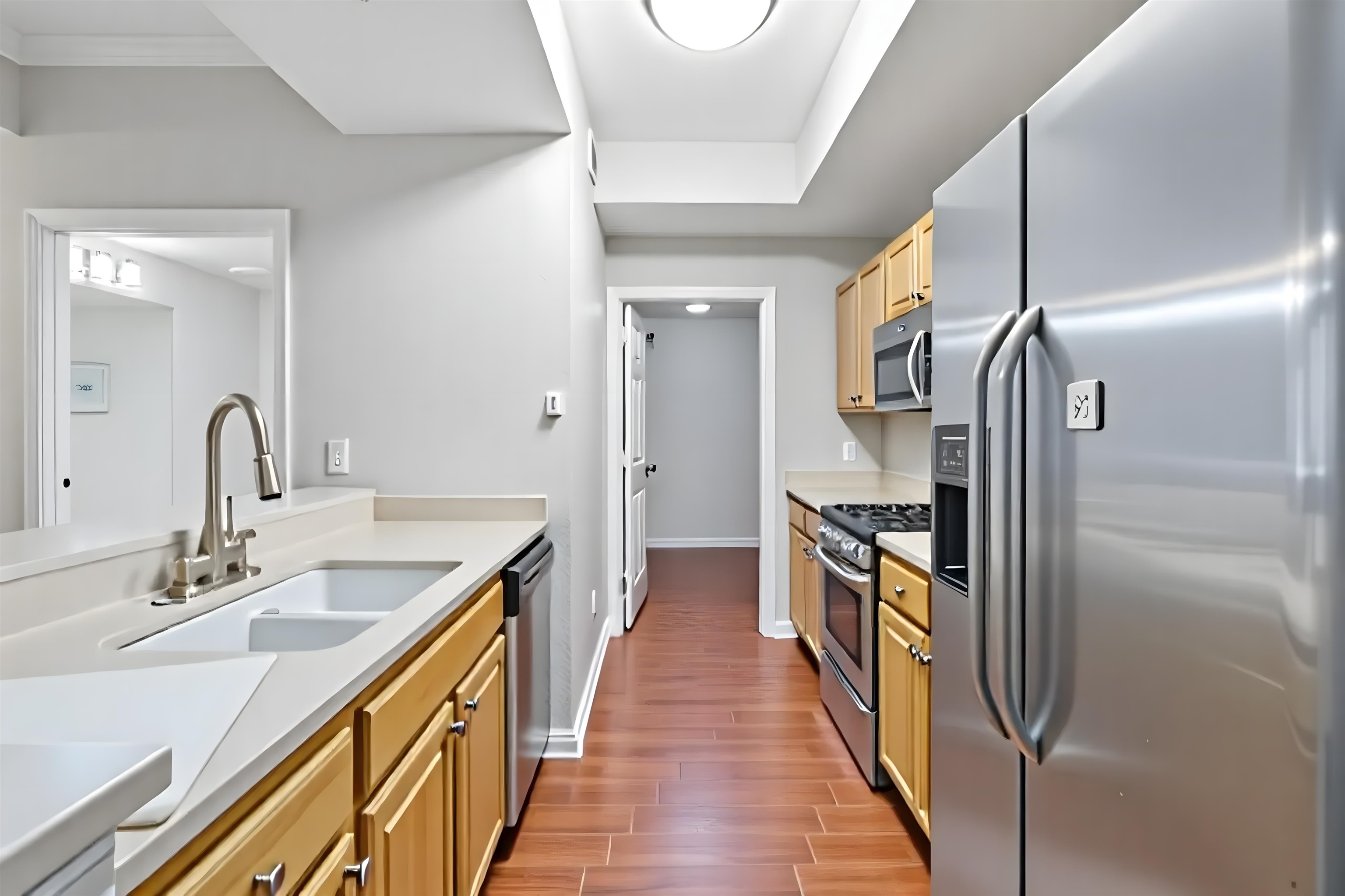 Image 4 of 34 For 10075 Gate Pkwy  203