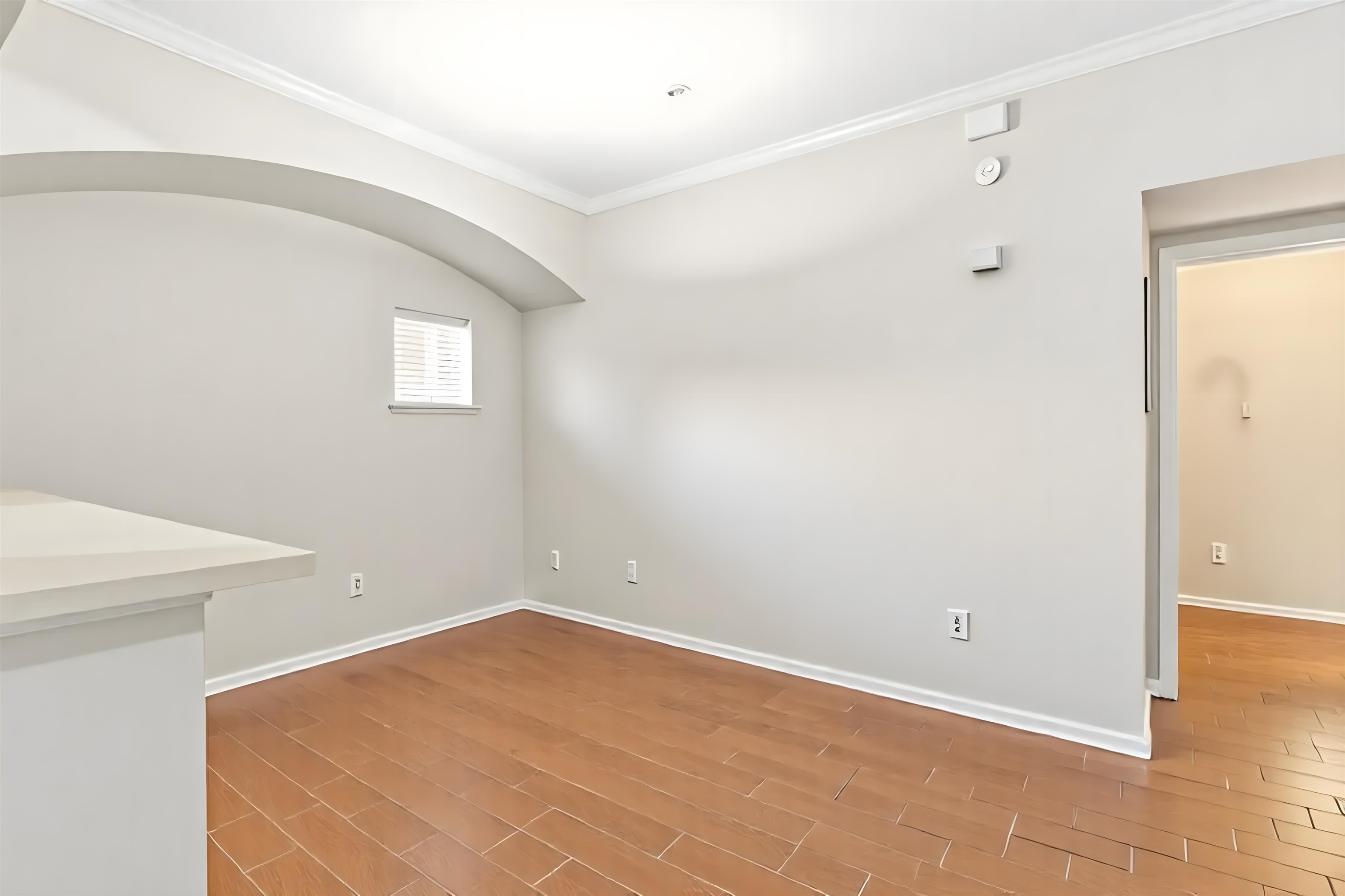 Image 9 of 34 For 10075 Gate Pkwy  203