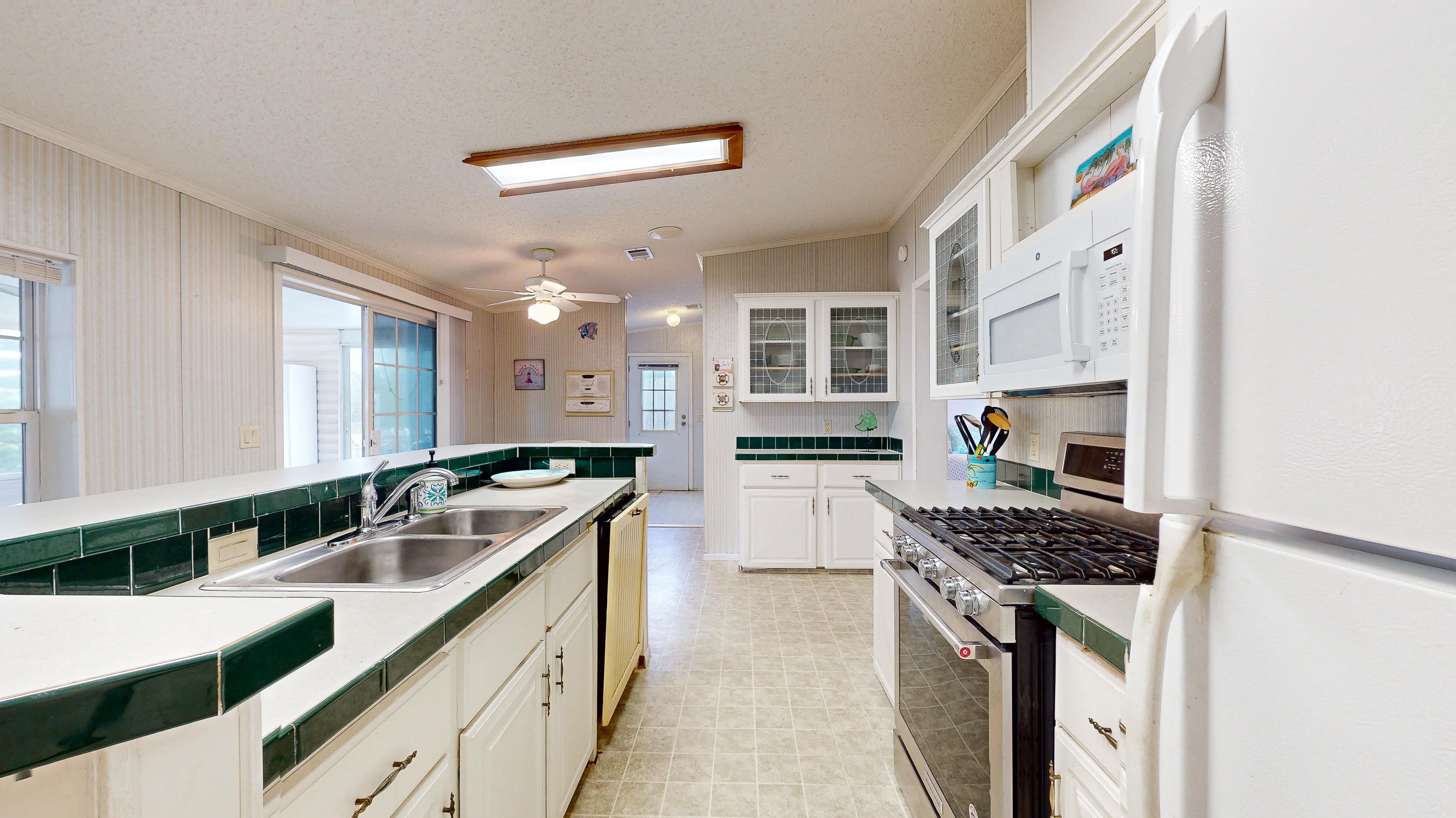 Image 21 of 56 For 8825 A1a S.  2