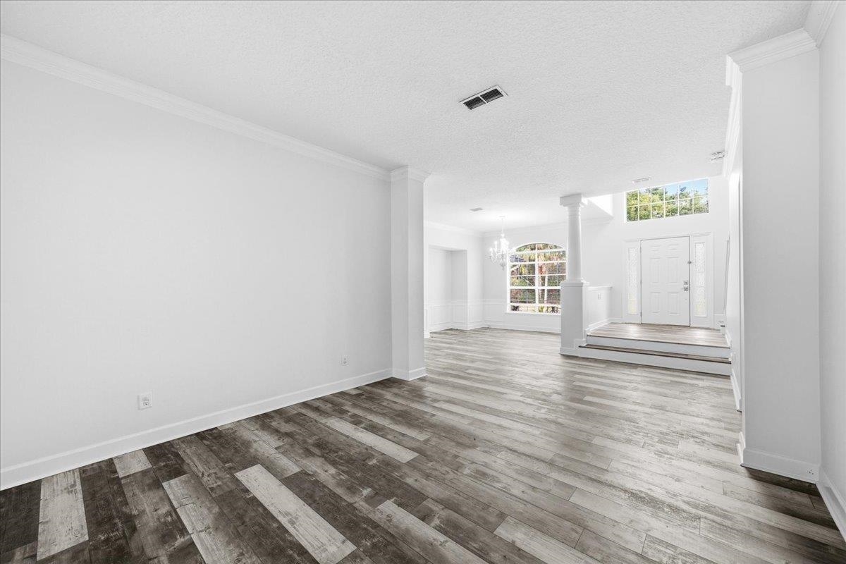 Image 12 of 68 For 605 Timber Pond Dr